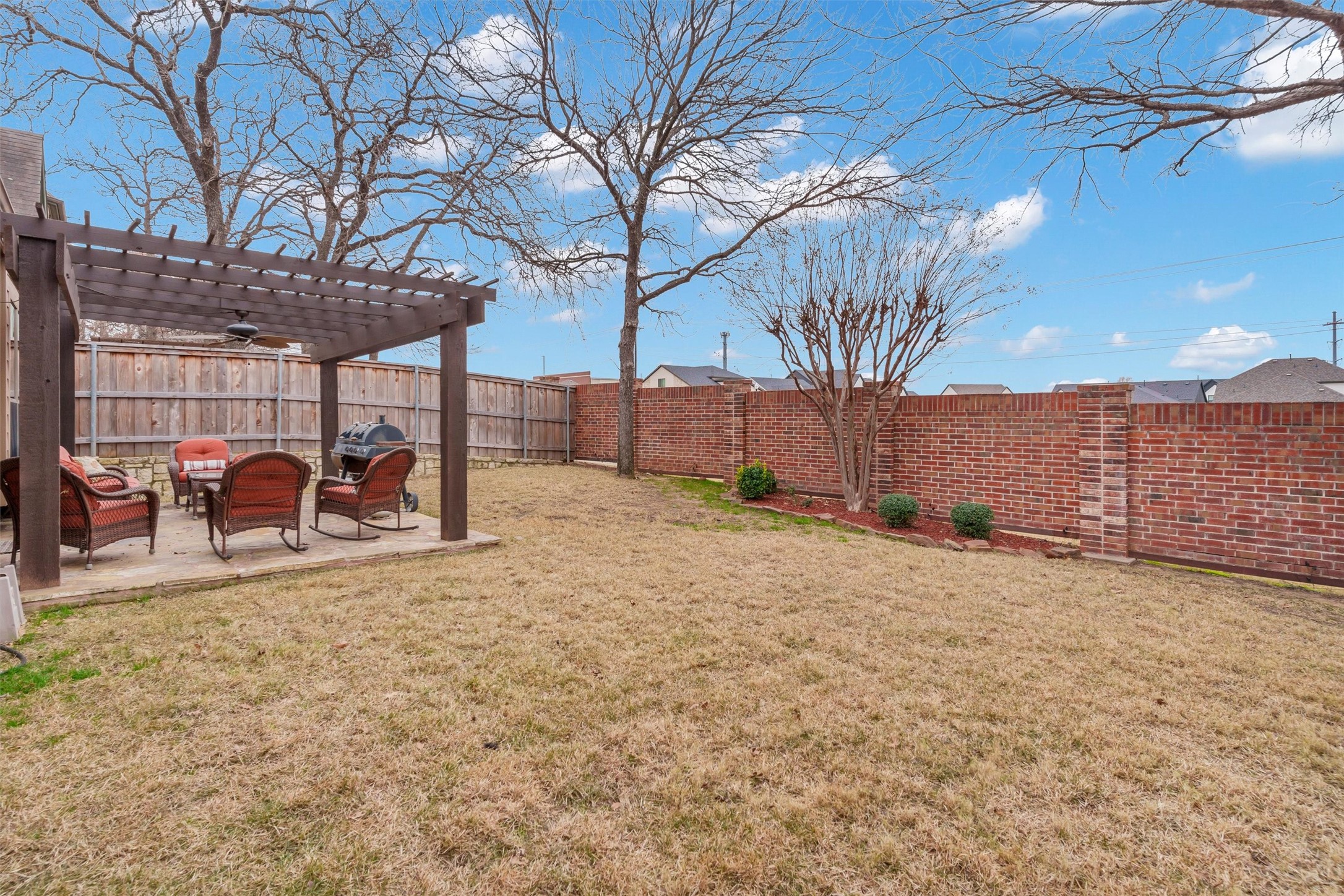 3405 N Riley Place