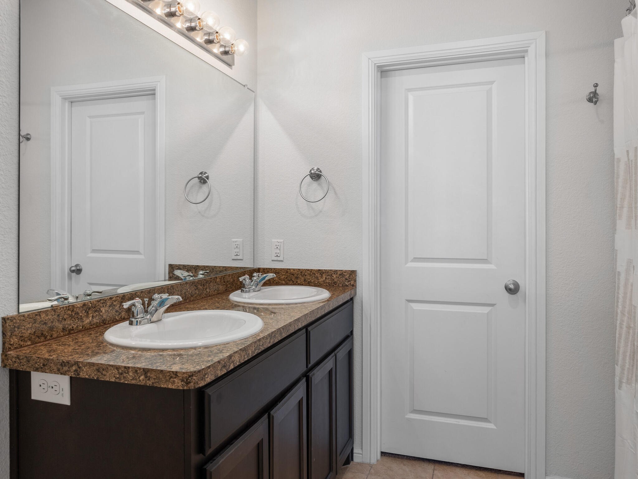 10113 Huntersville Trail