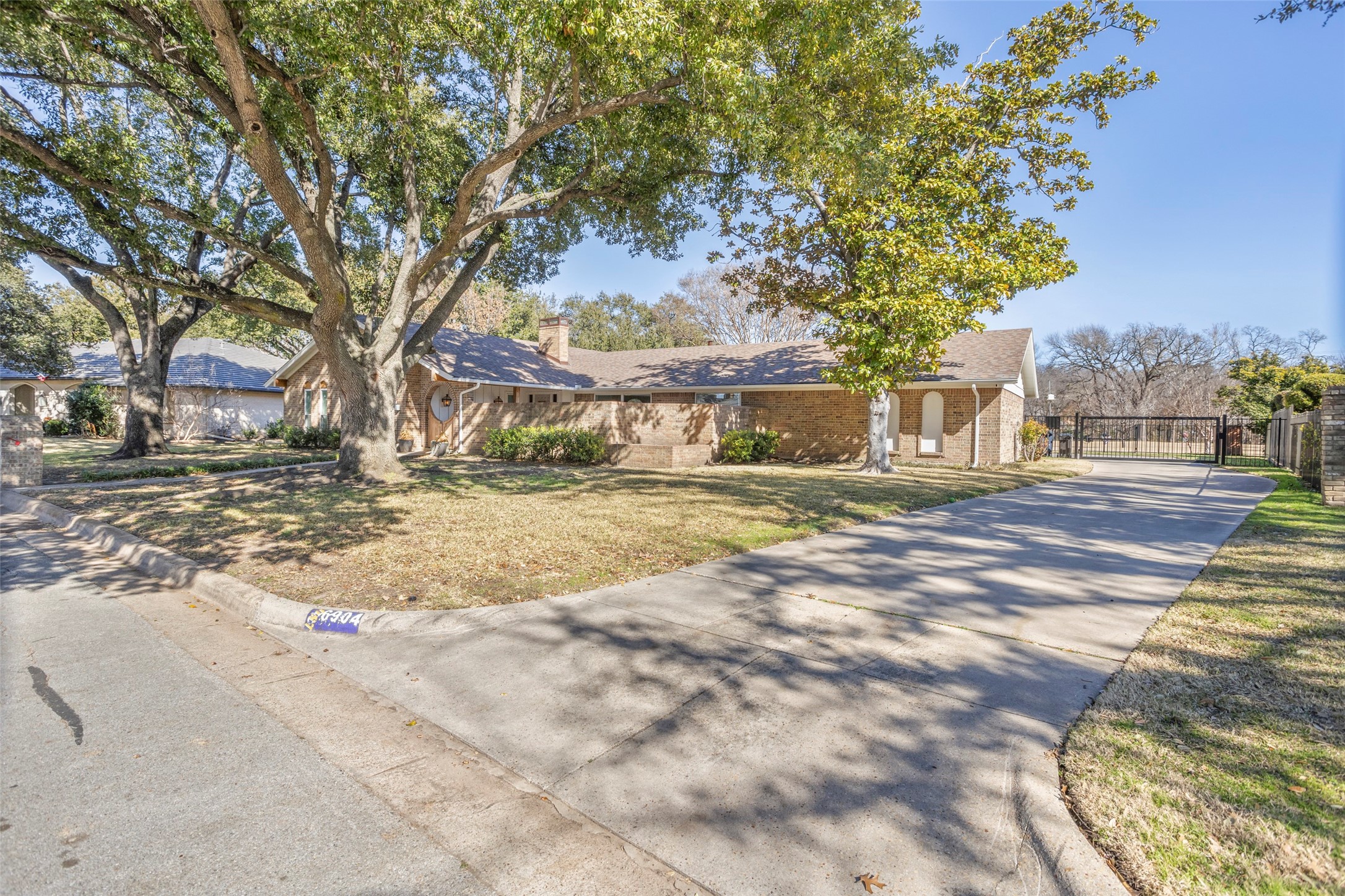 6904 Miramar Circle
