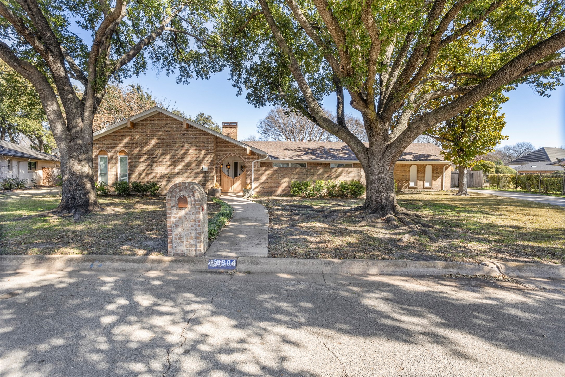 6904 Miramar Circle