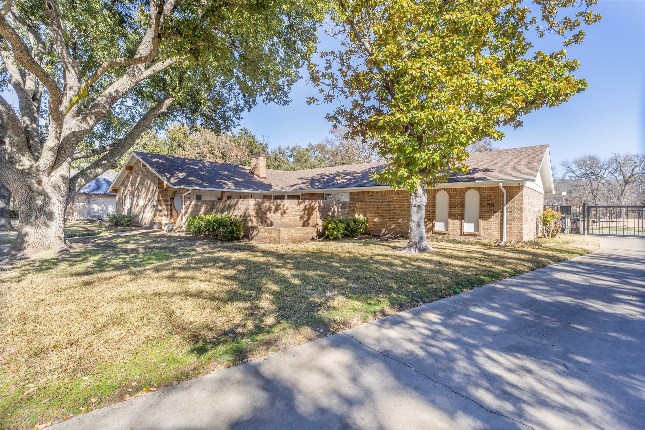 6904 Miramar Circle