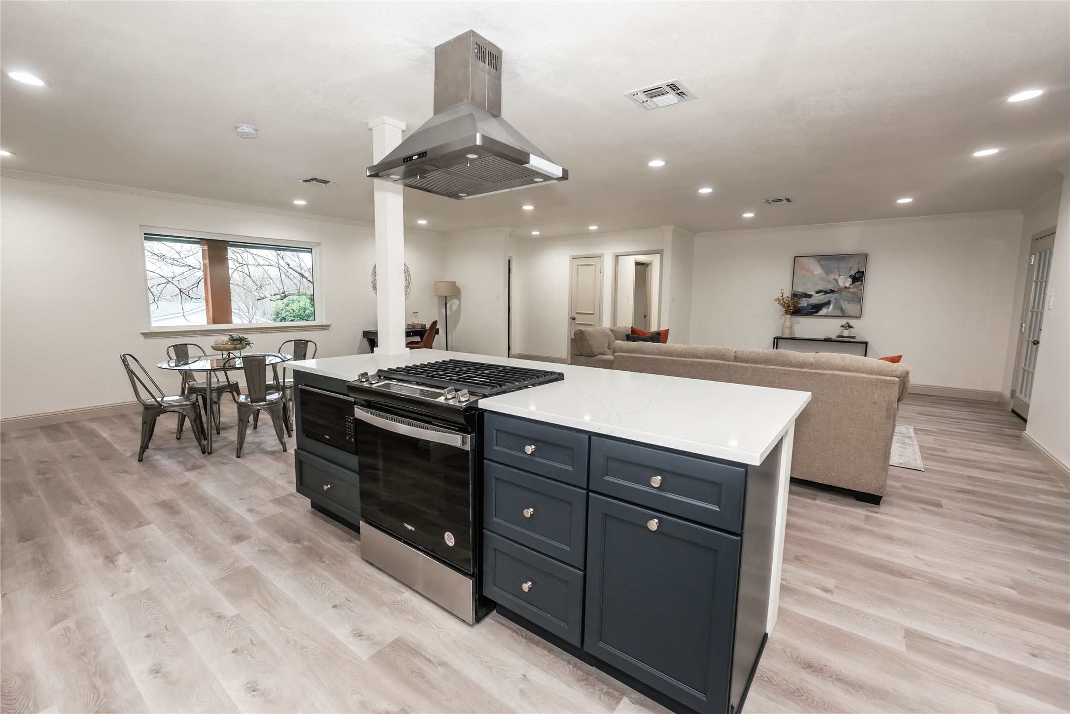 1700 Versailles Road