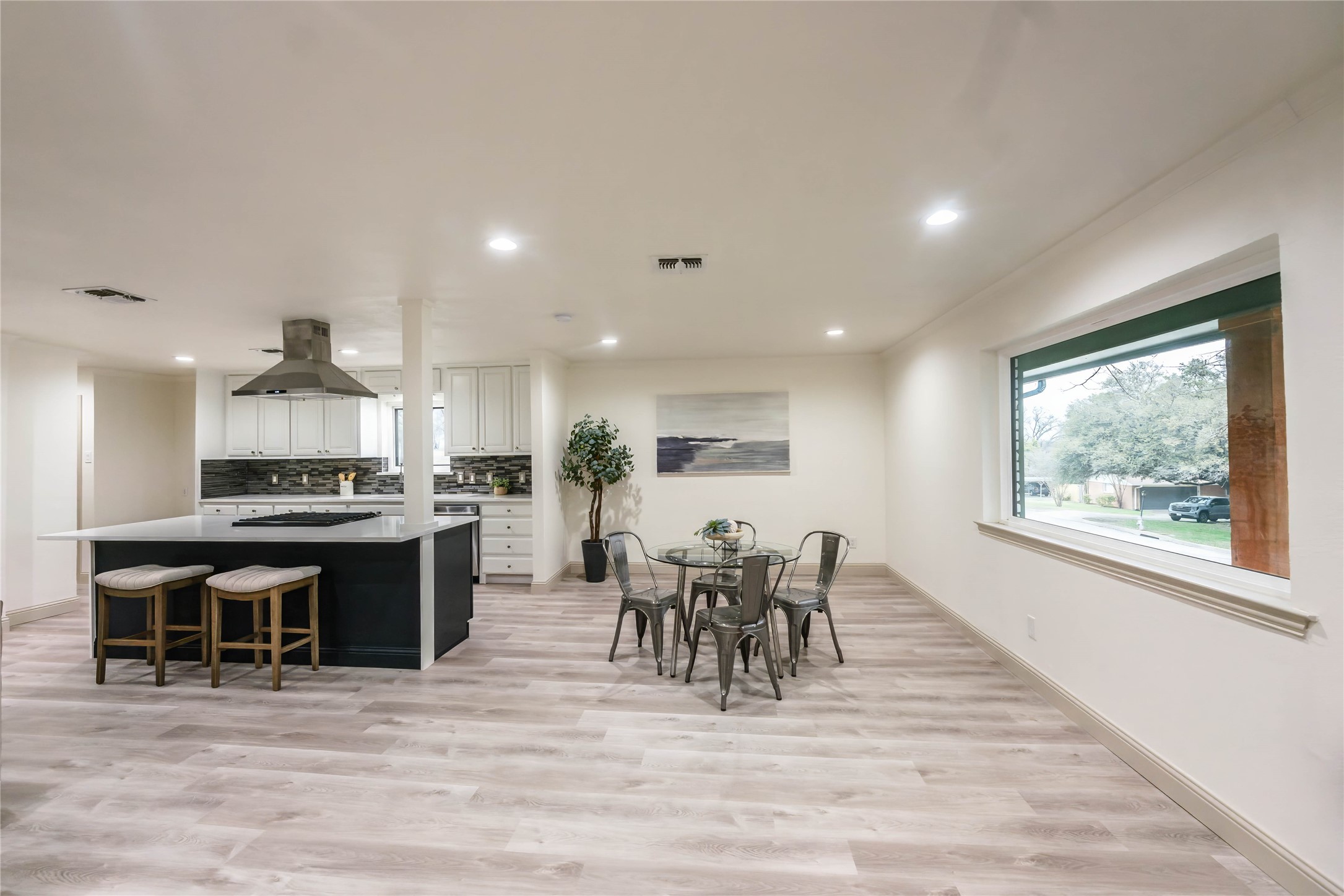 1700 Versailles Road