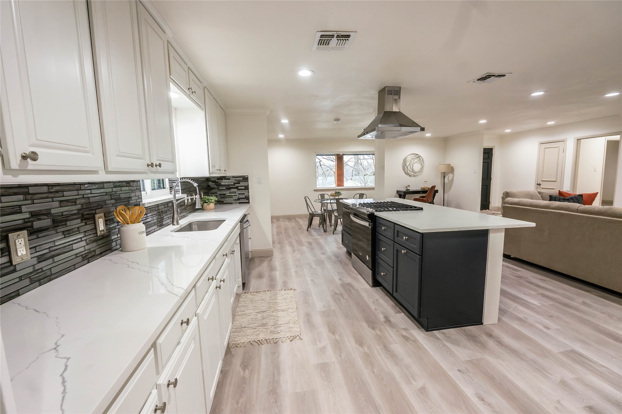 1700 Versailles Road