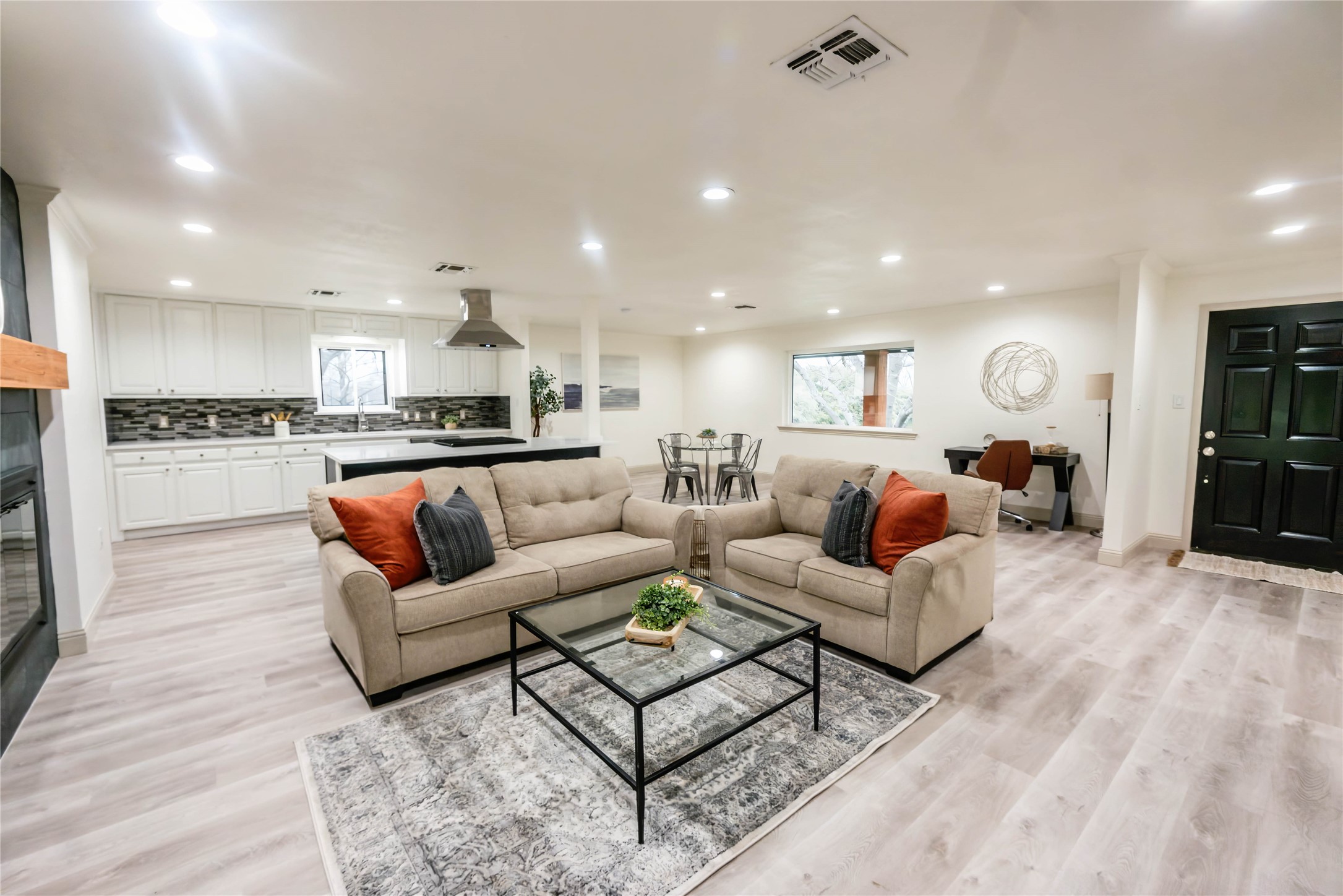 1700 Versailles Road