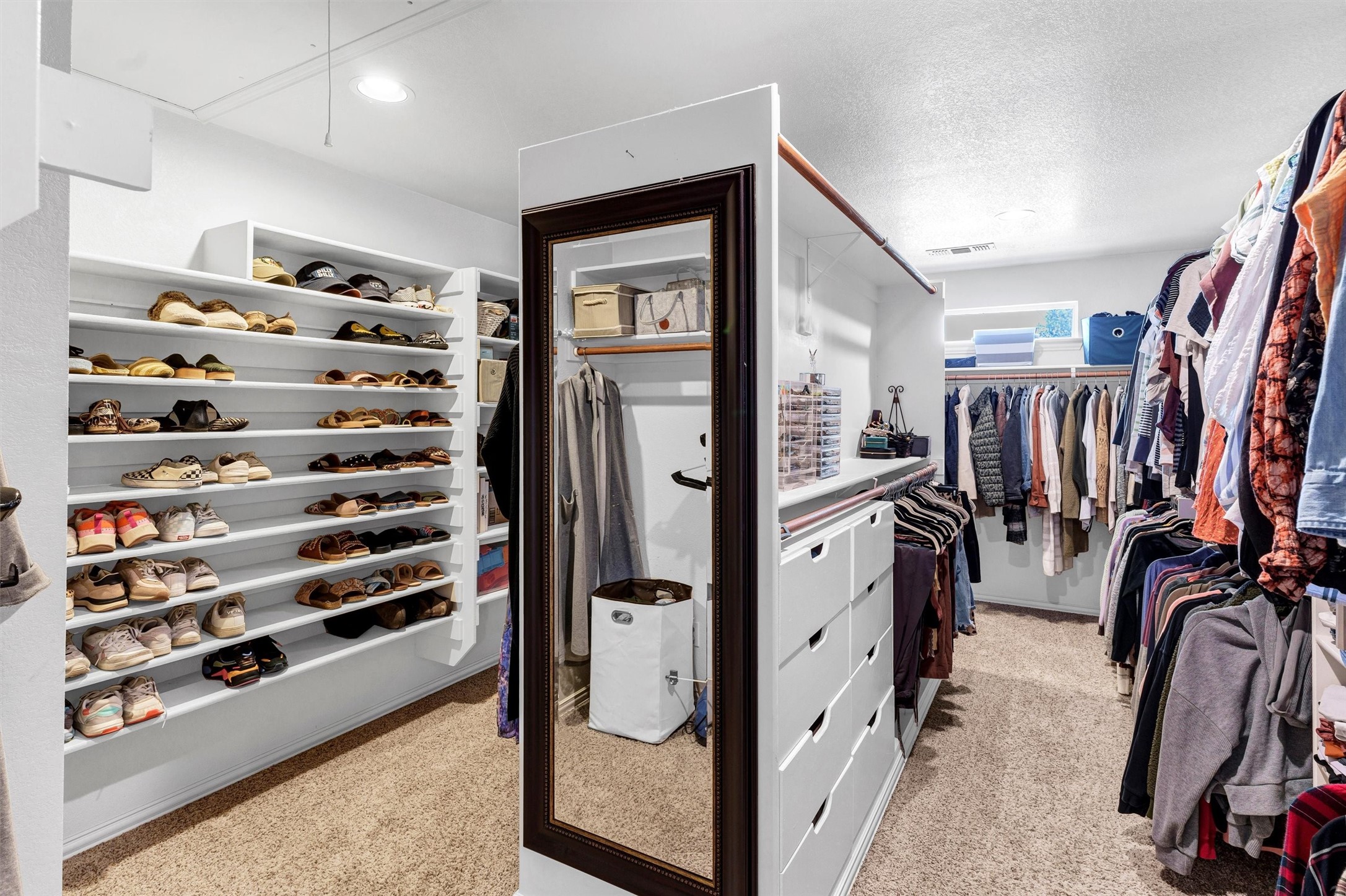 3953 Larkspur Drive