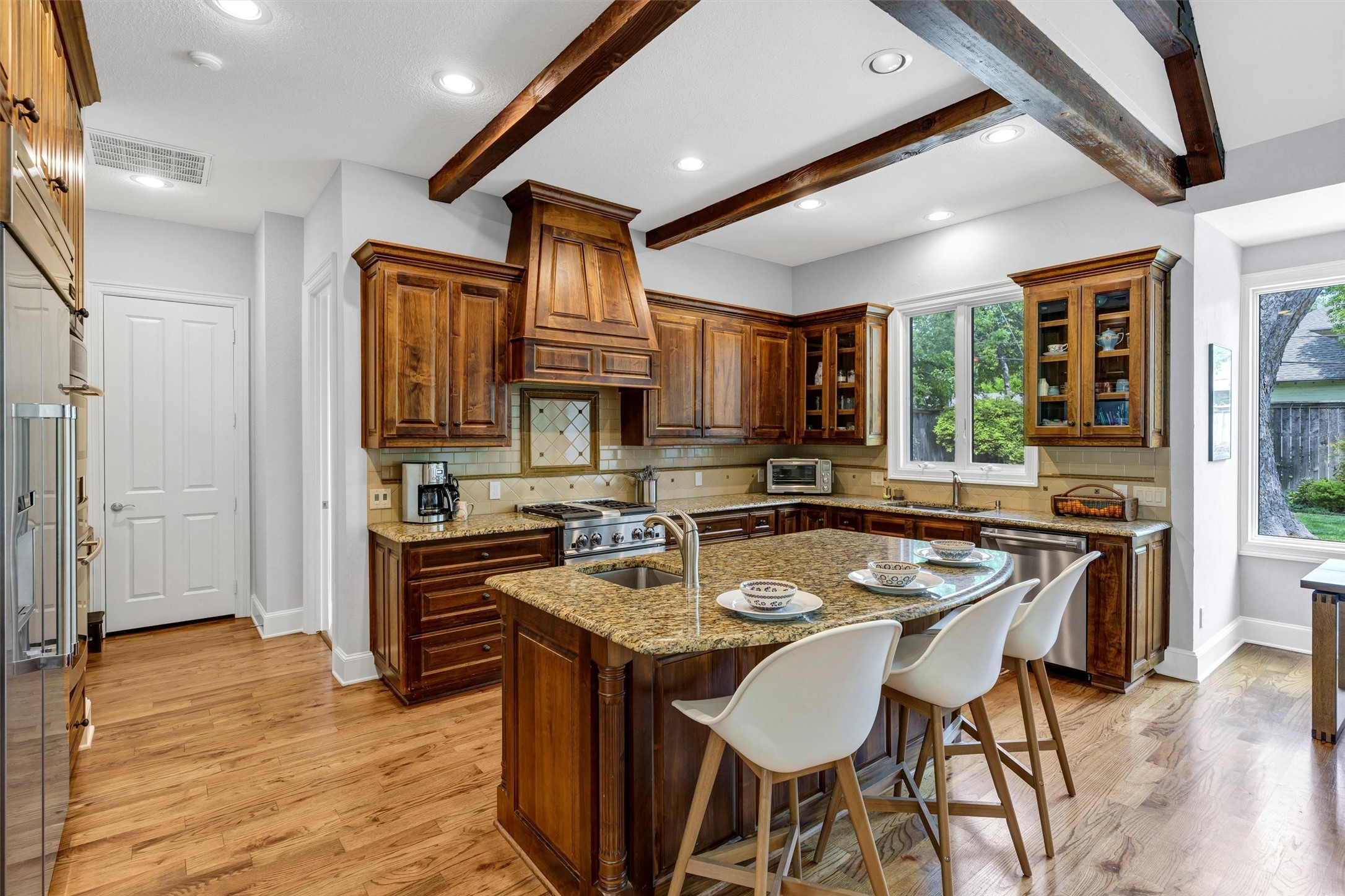 3908 Lynncrest Drive