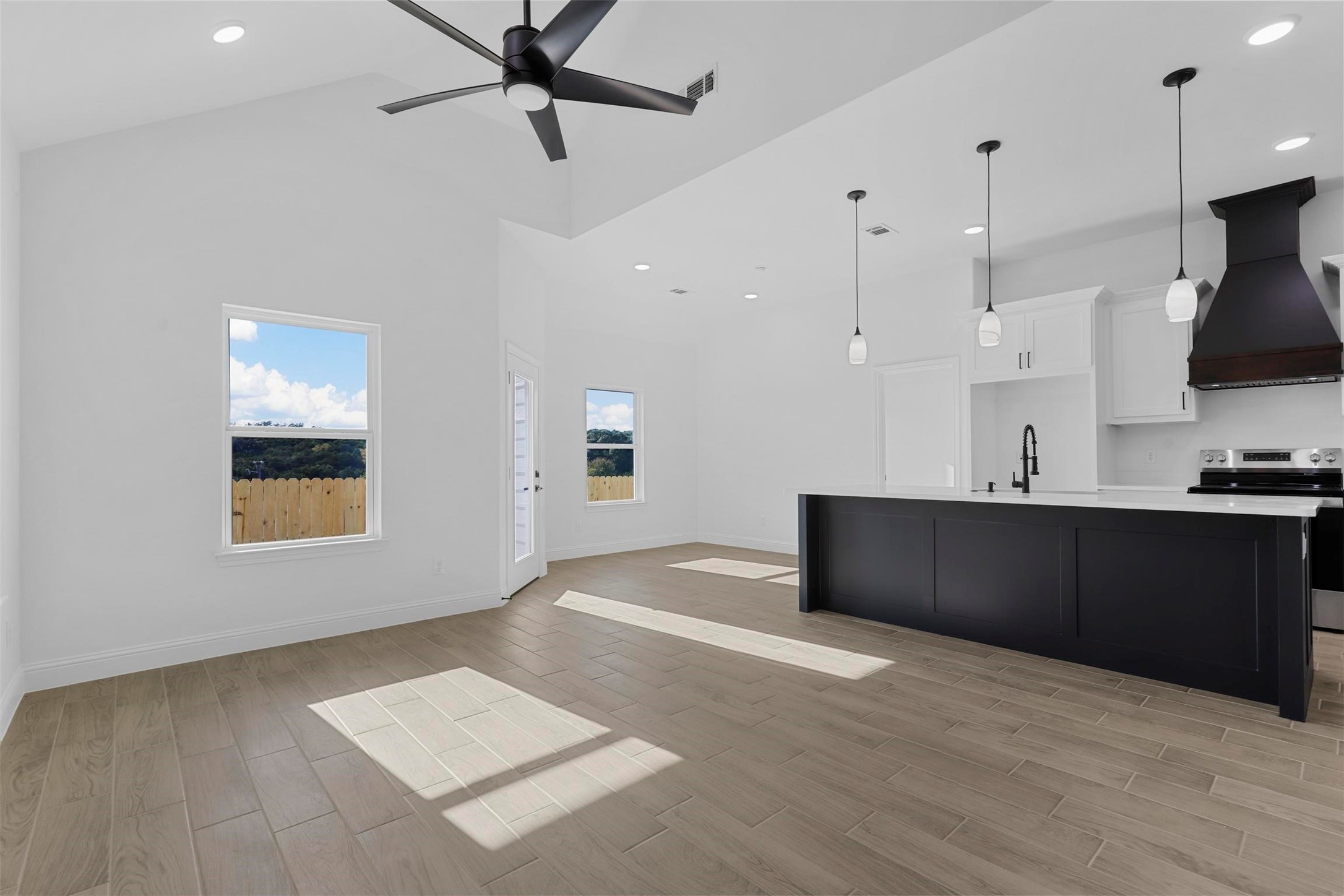 5512 San Jacinto Drive