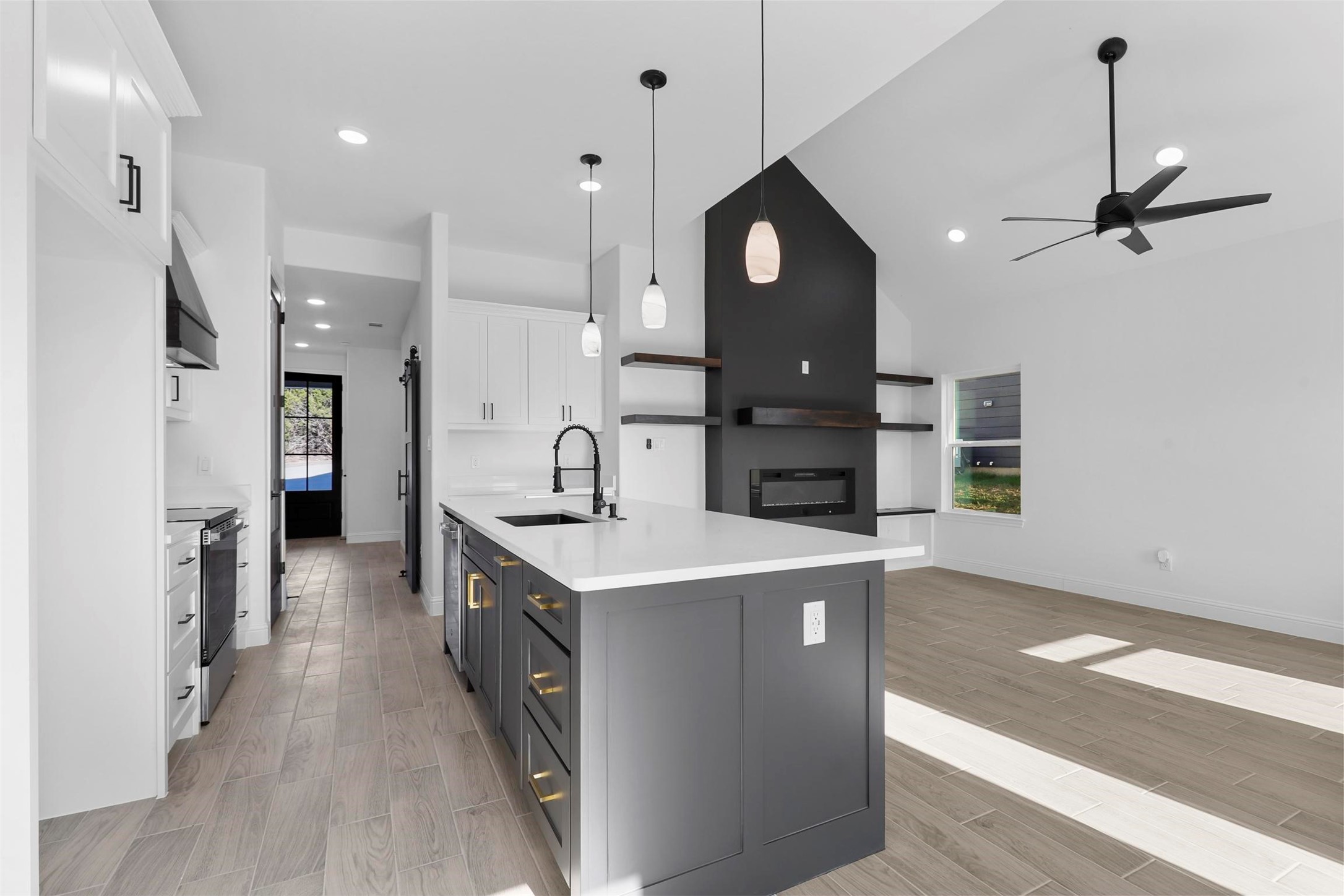 5512 San Jacinto Drive