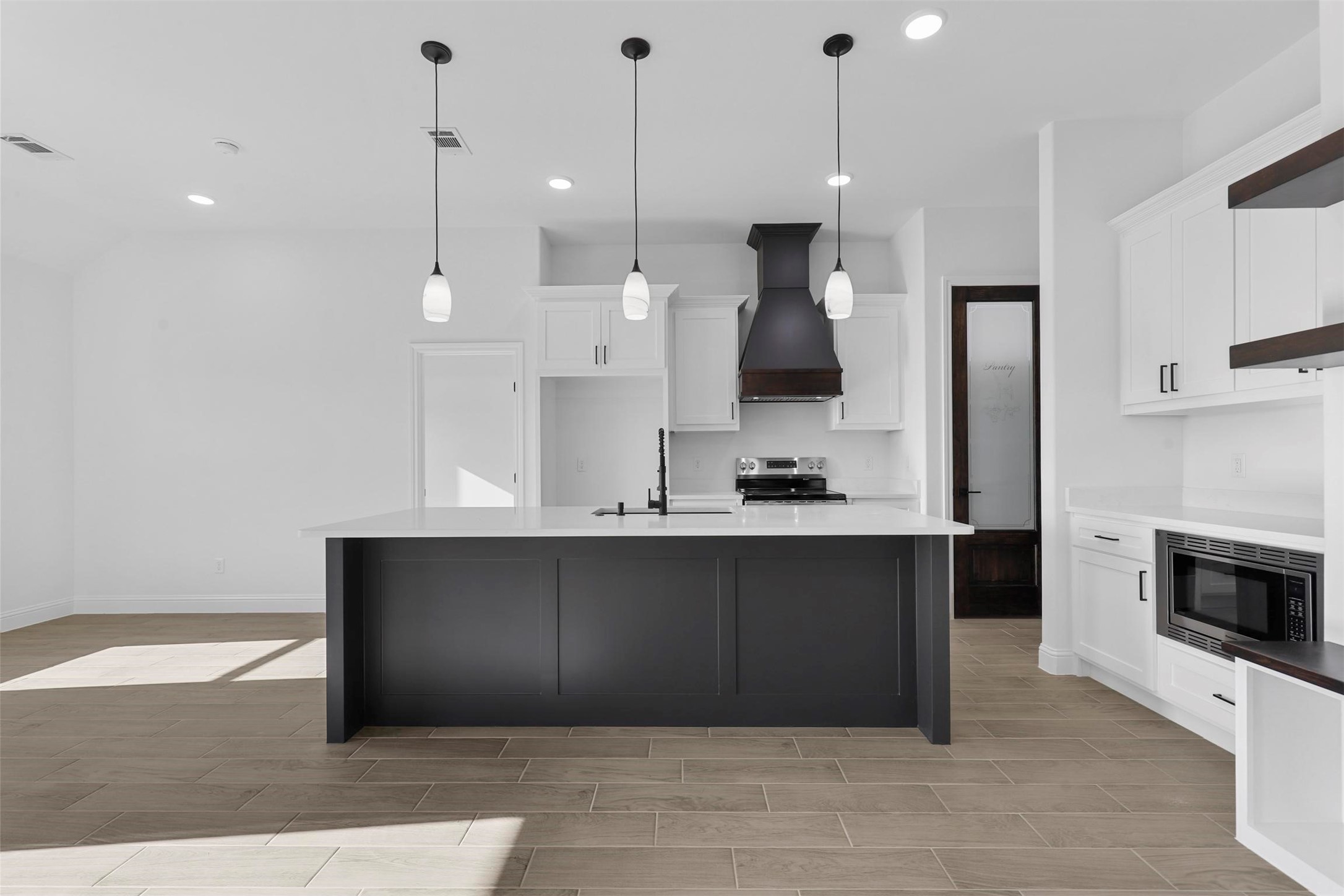 5512 San Jacinto Drive