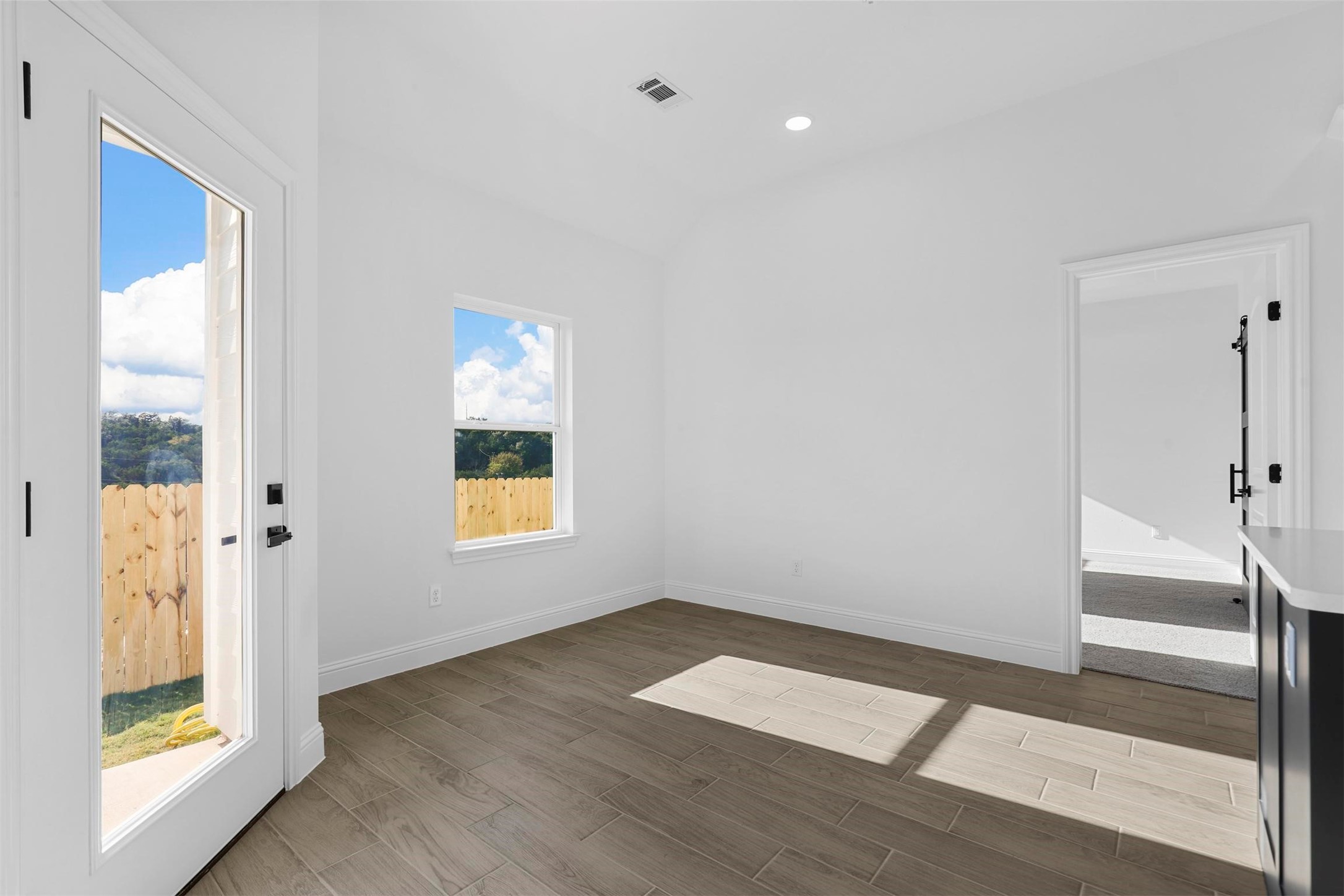 5512 San Jacinto Drive