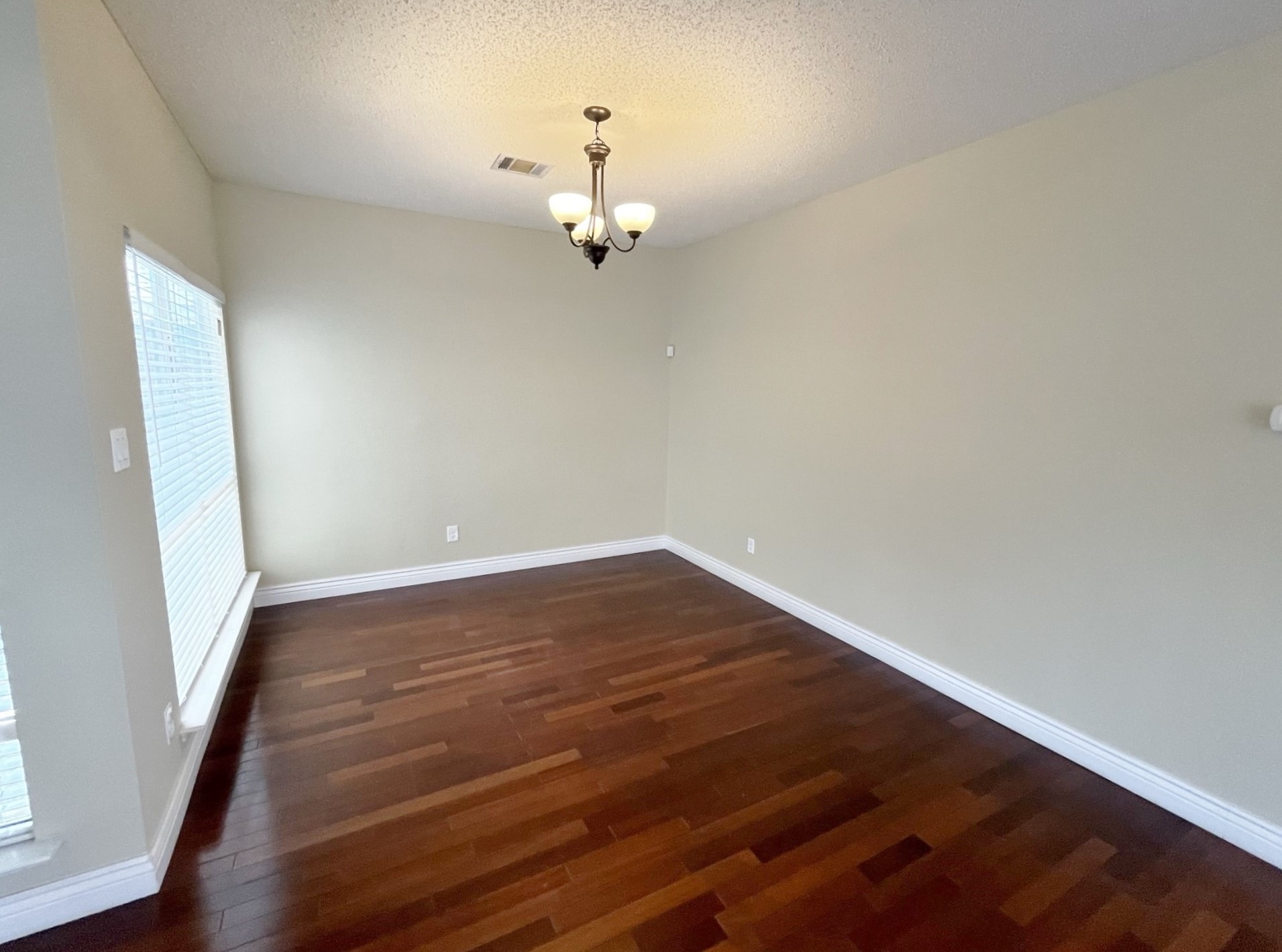 606 Saint Andrews Place