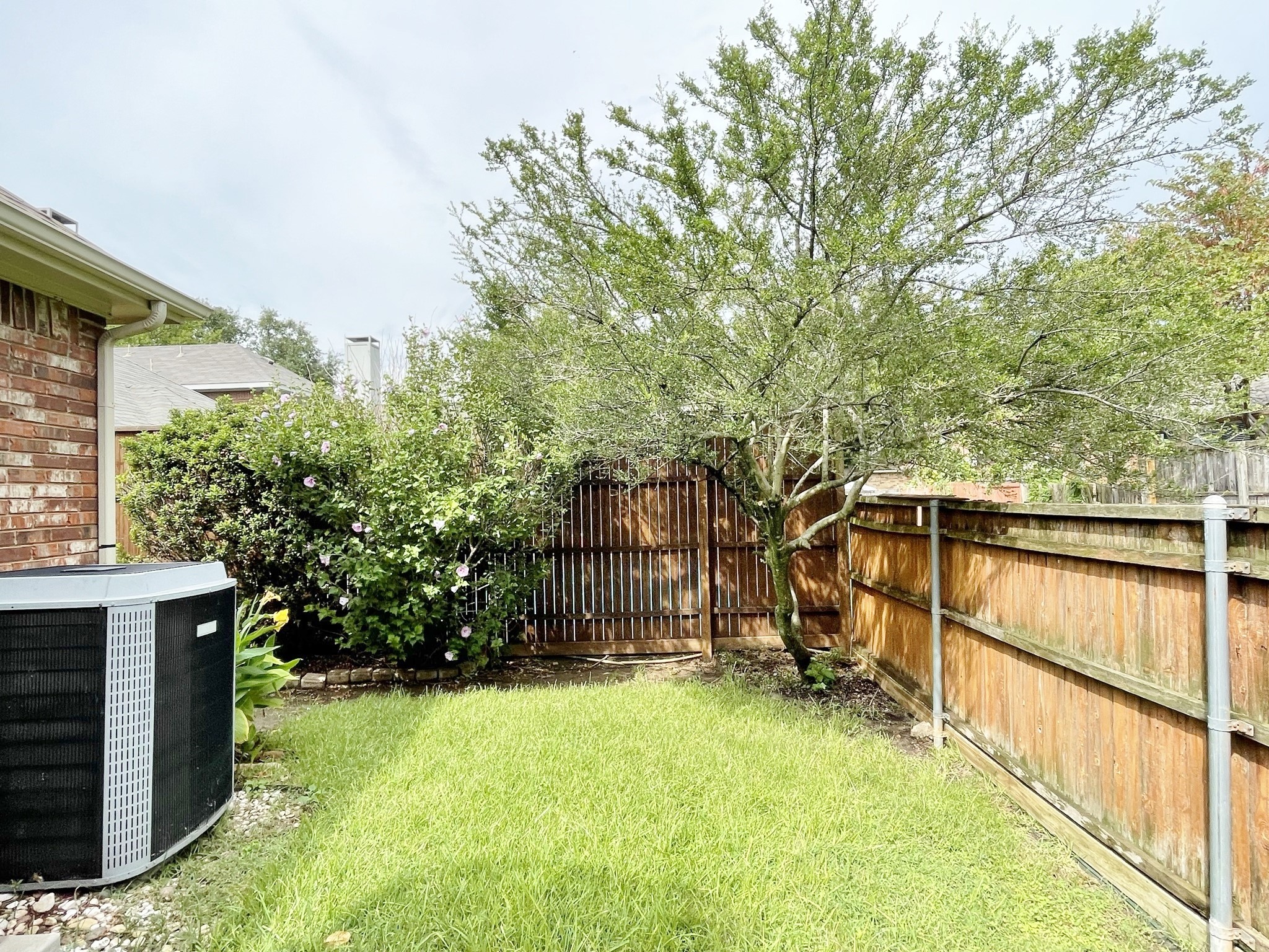 606 Saint Andrews Place
