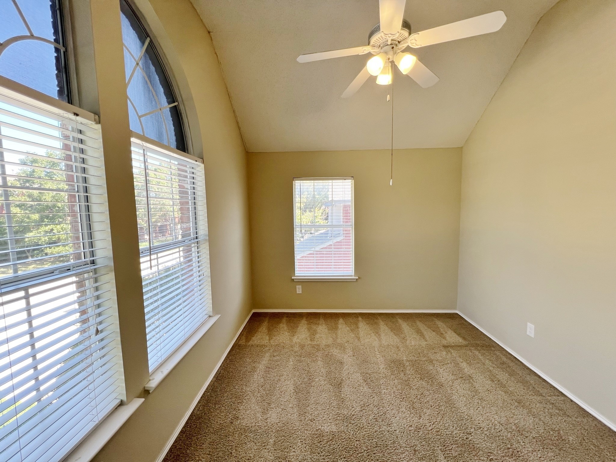 606 Saint Andrews Place