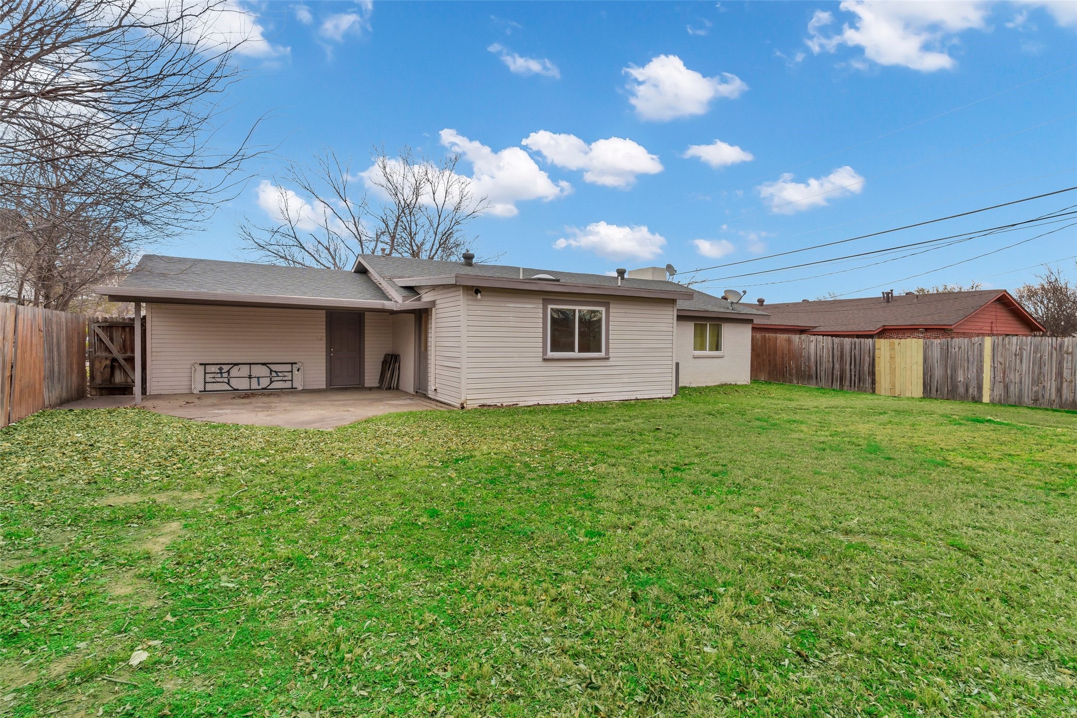 1009 Russell Road