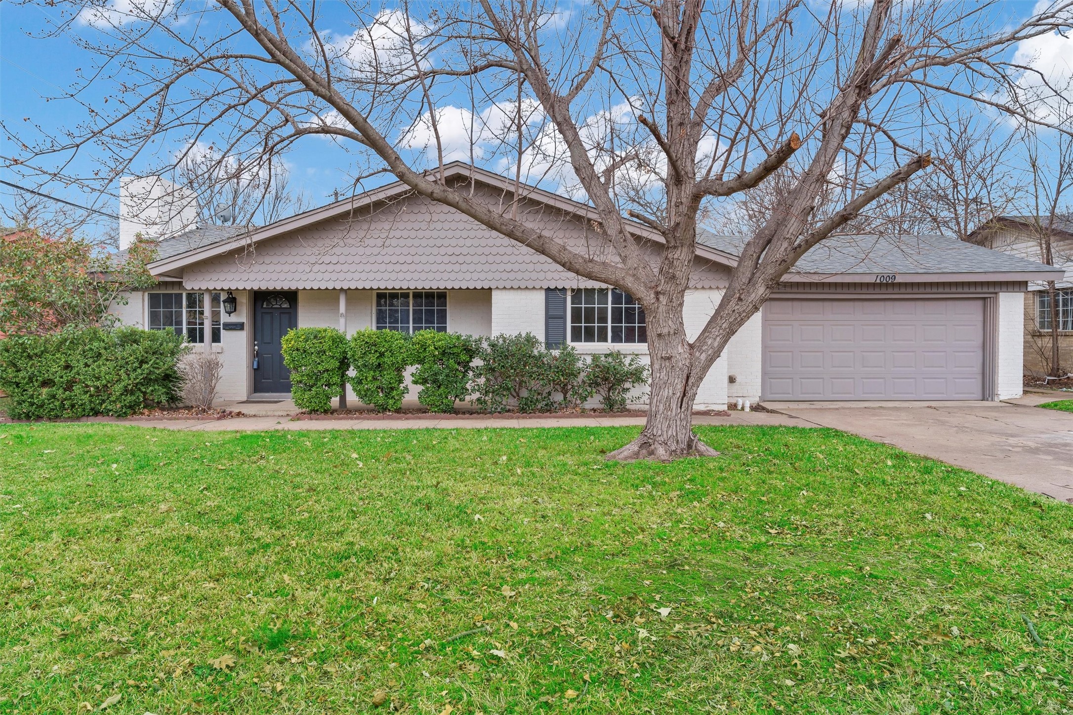 1009 Russell Road