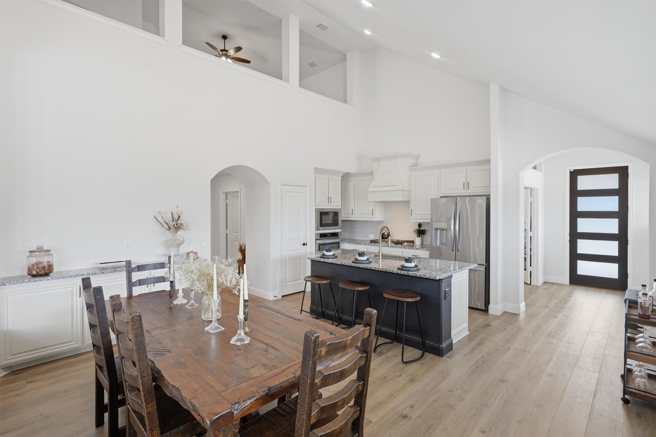 8232 Manx Point