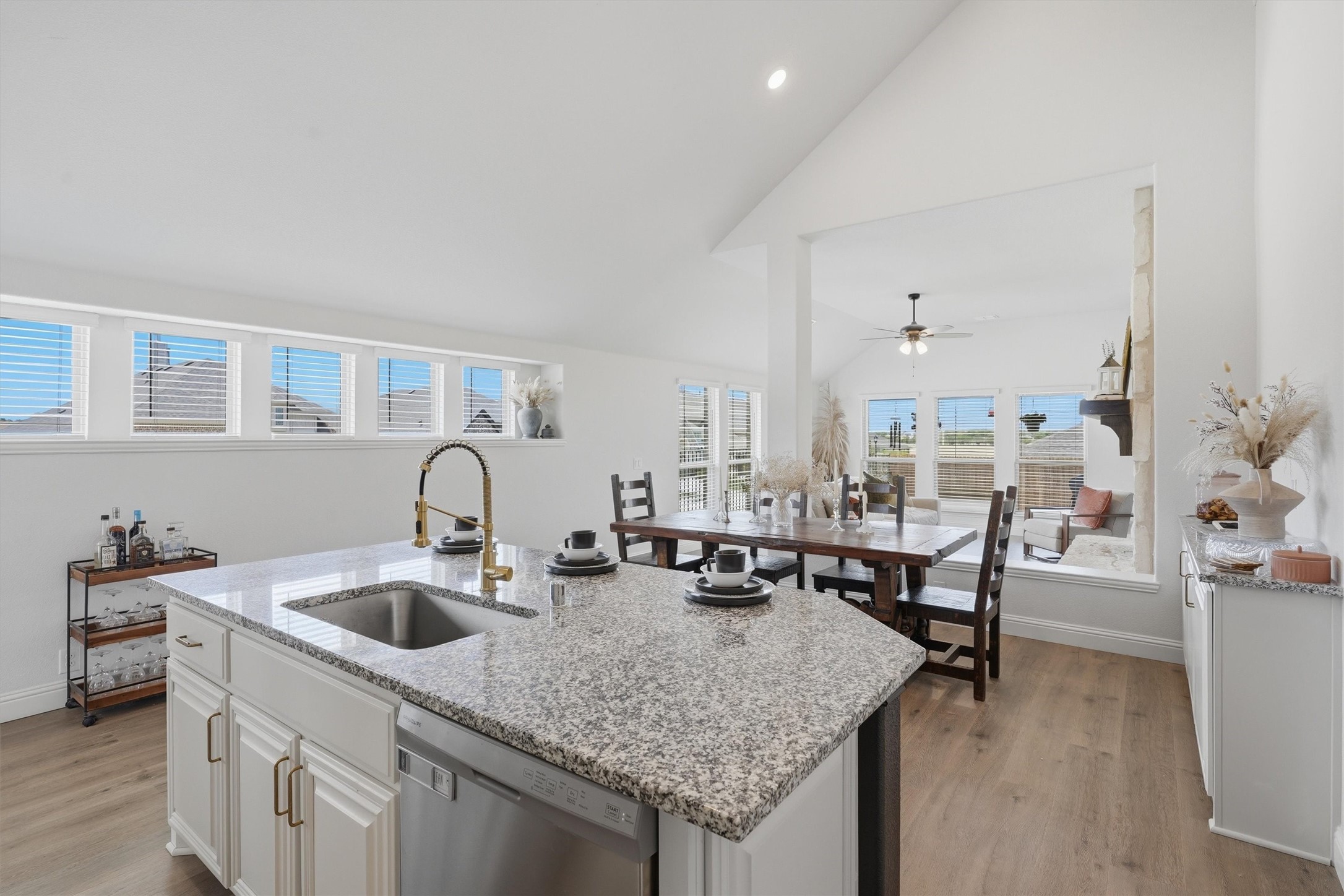 8232 Manx Point