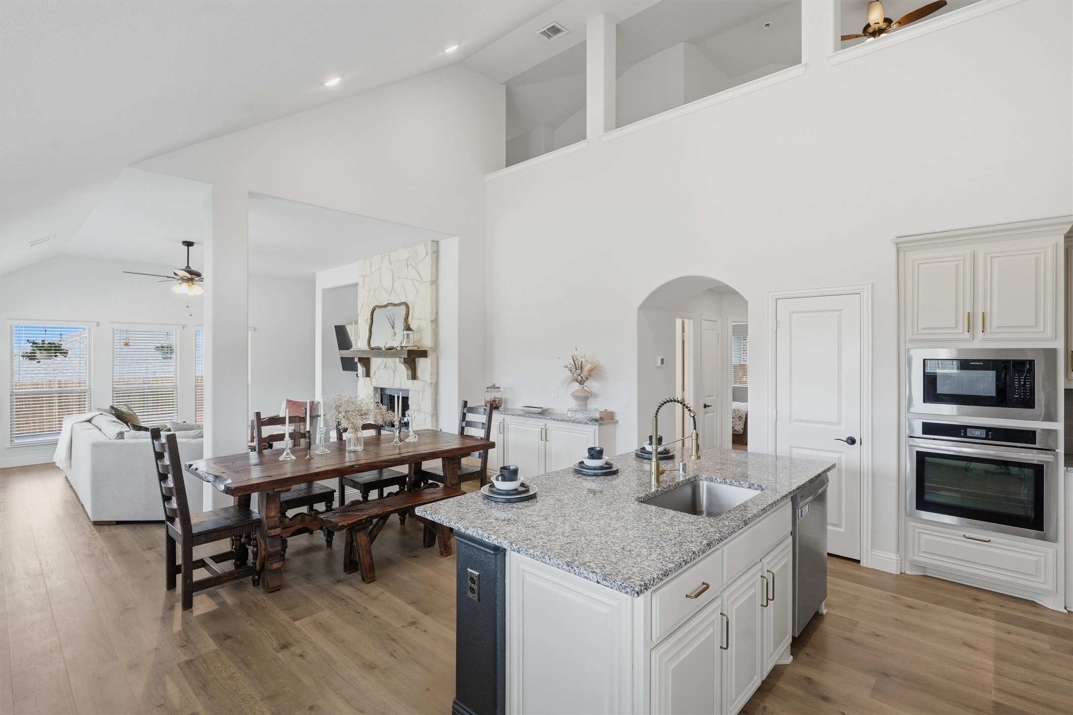 8232 Manx Point