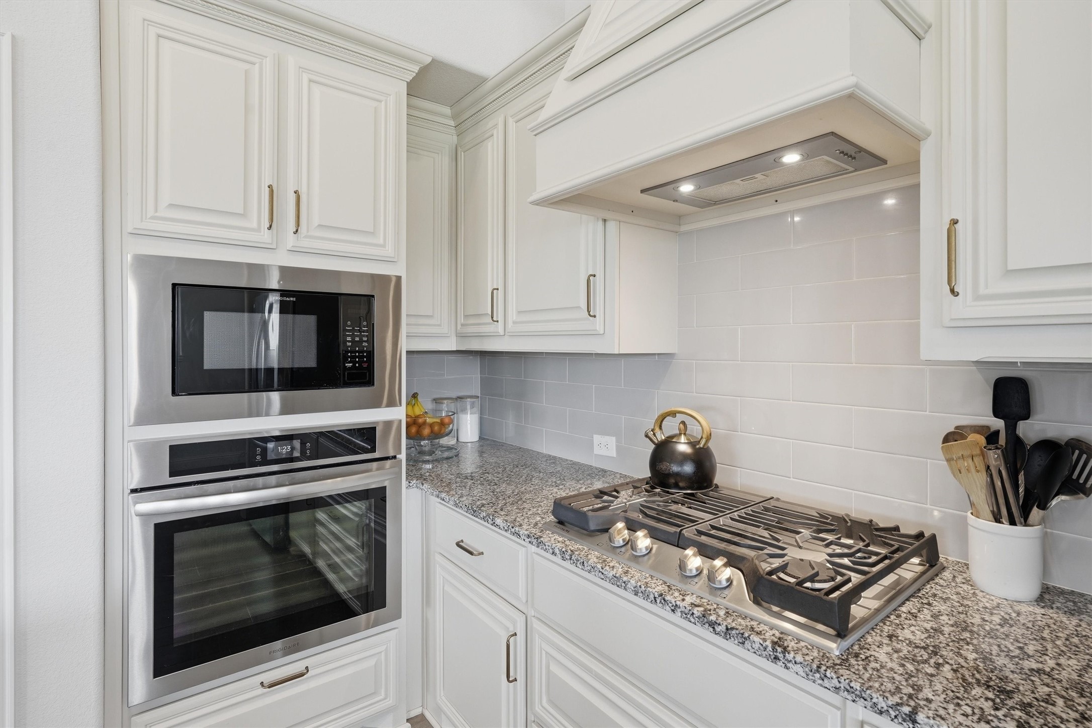 8232 Manx Point