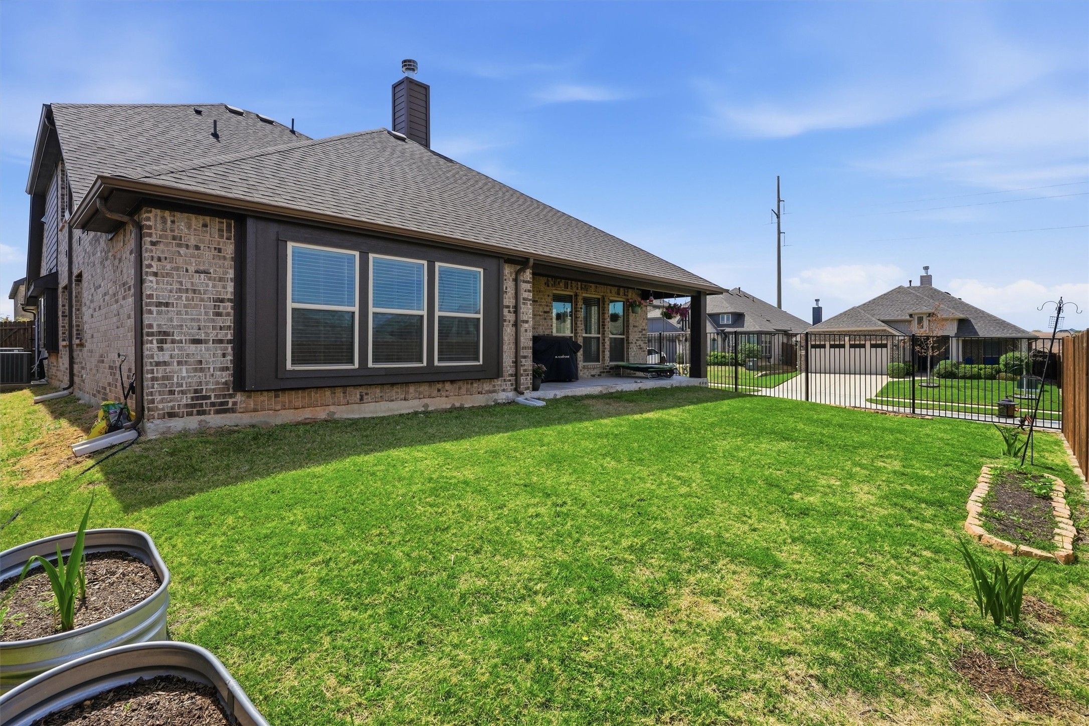 8232 Manx Point