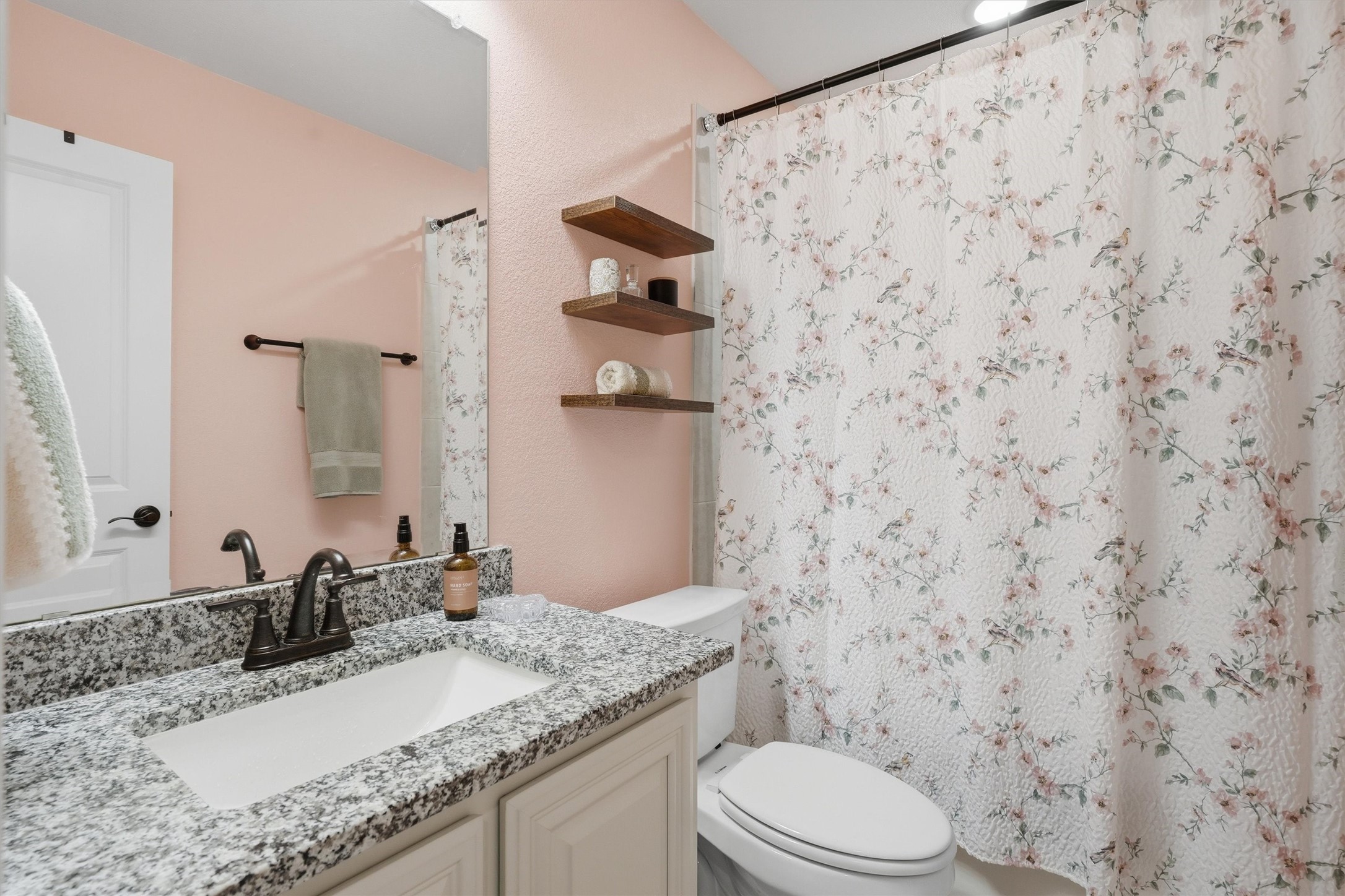8232 Manx Point