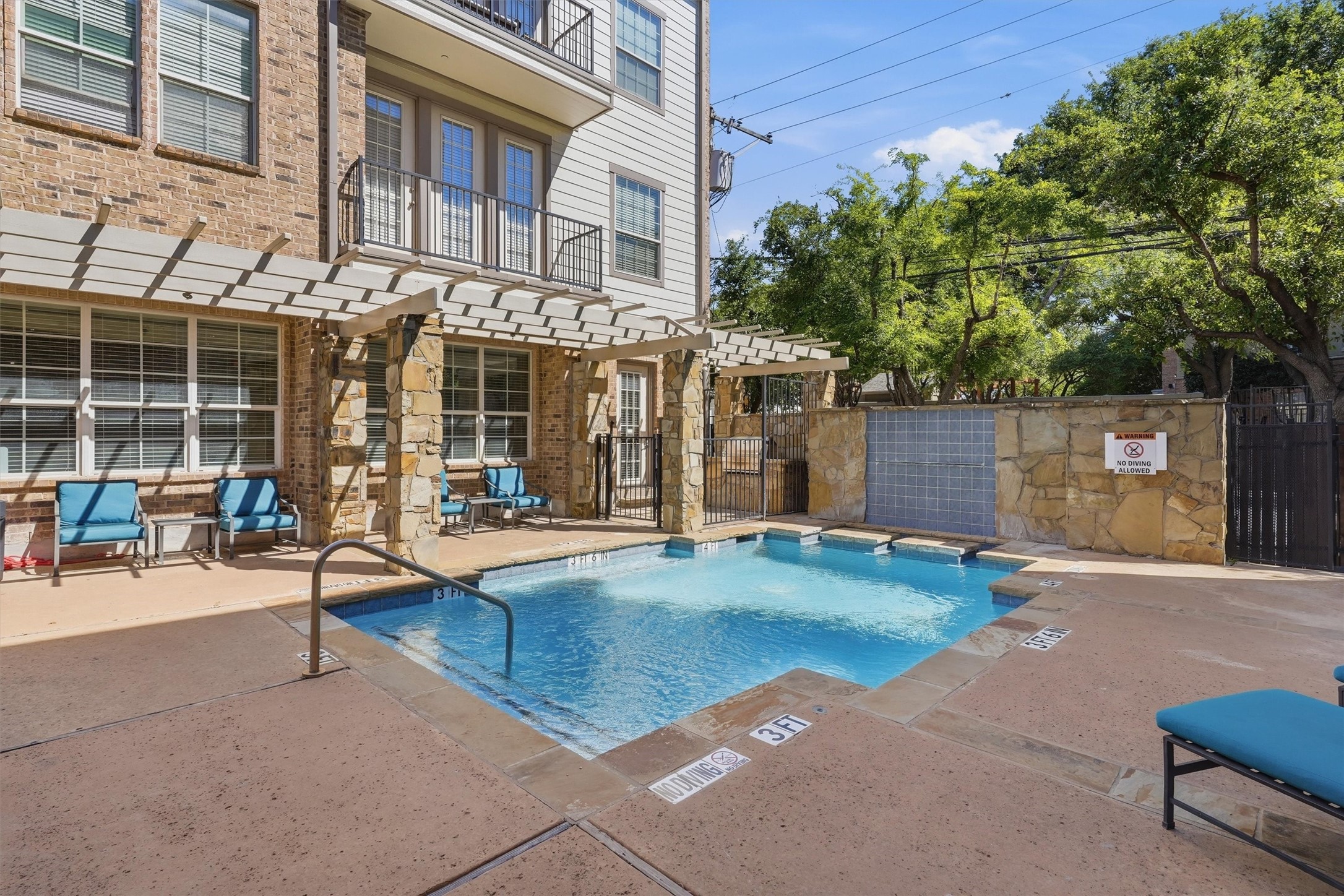 1020 Texas Street 3304