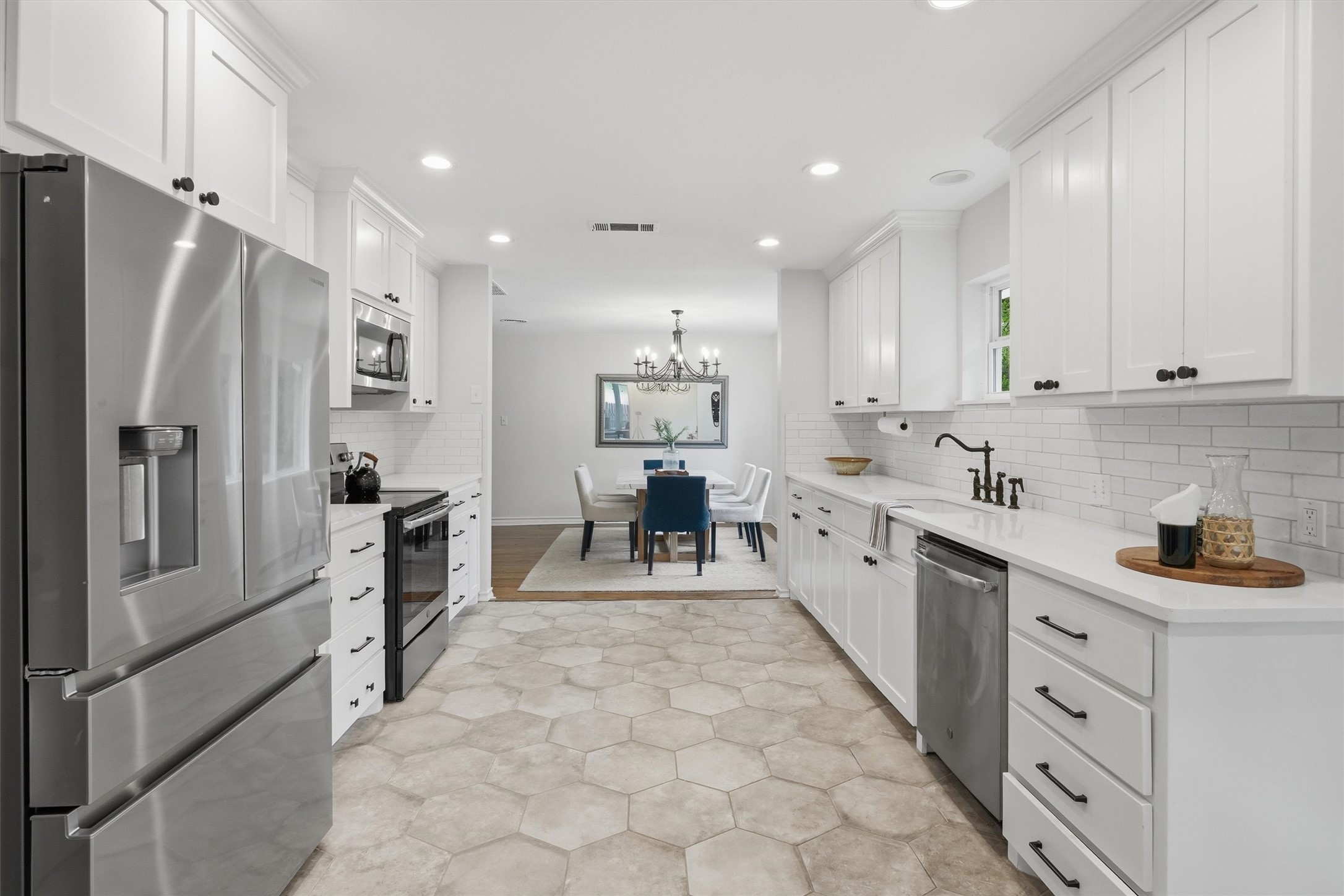 4644 Selkirk Drive