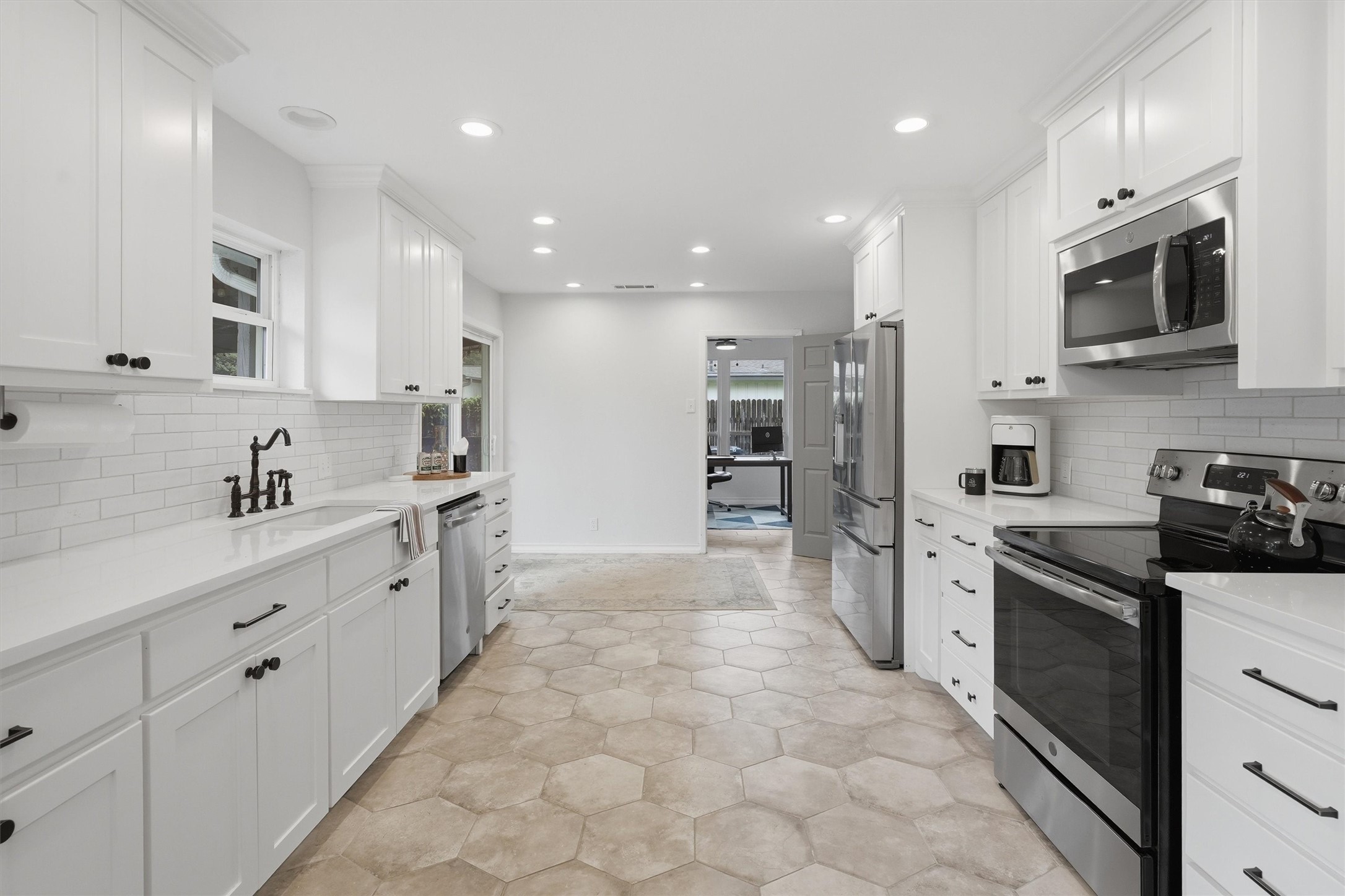 4644 Selkirk Drive