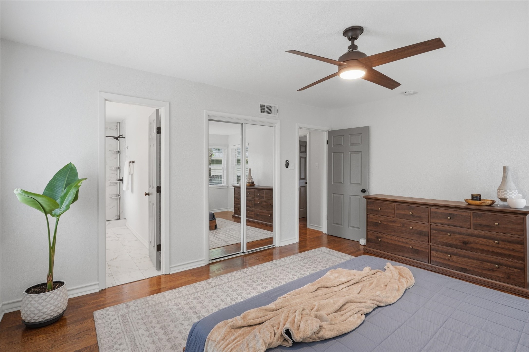 4644 Selkirk Drive