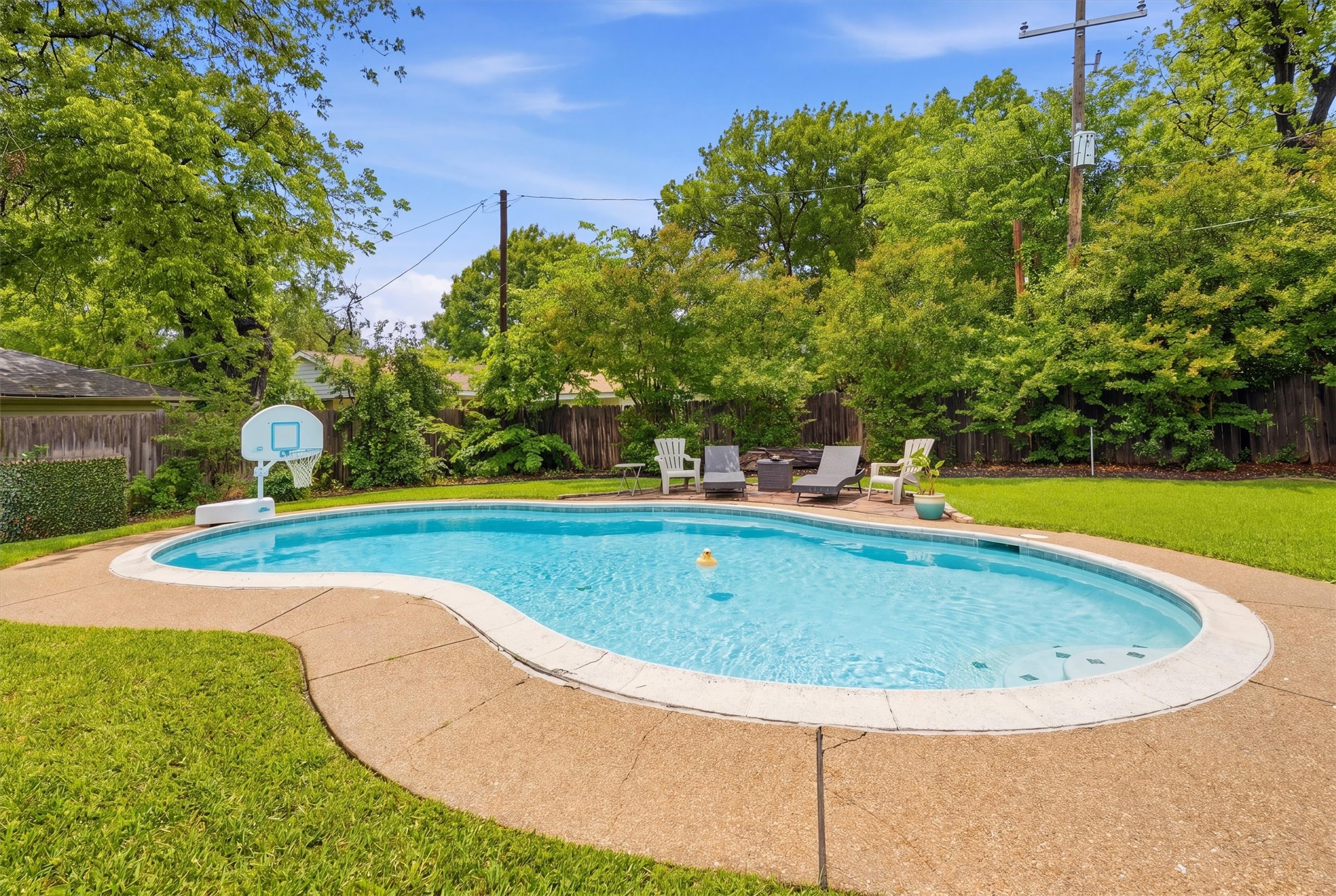 4644 Selkirk Drive