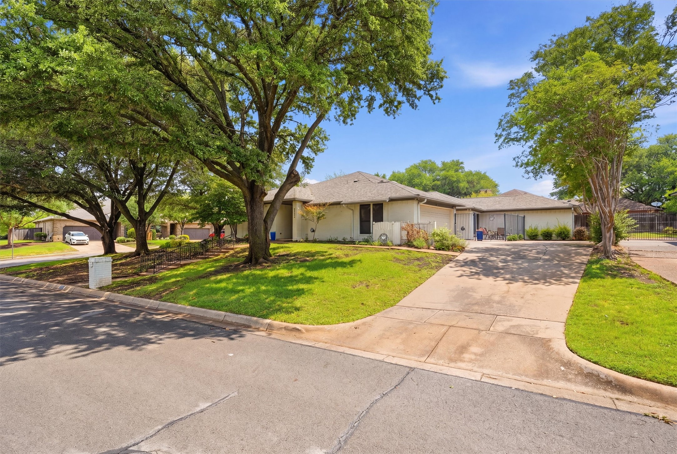 5744 Ledgestone Drive