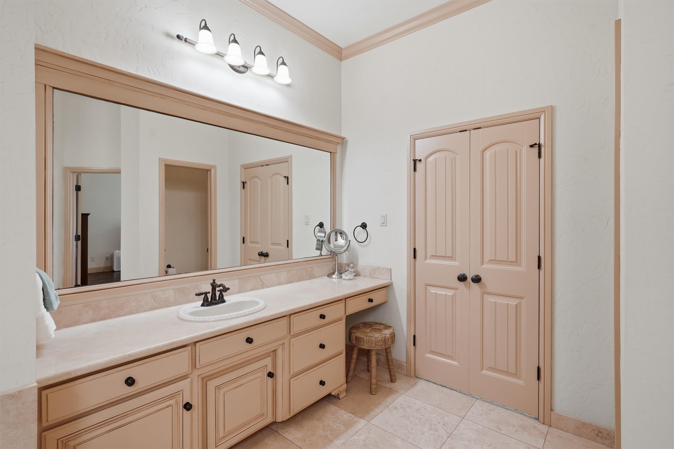 3832 Eagles Nest Trail