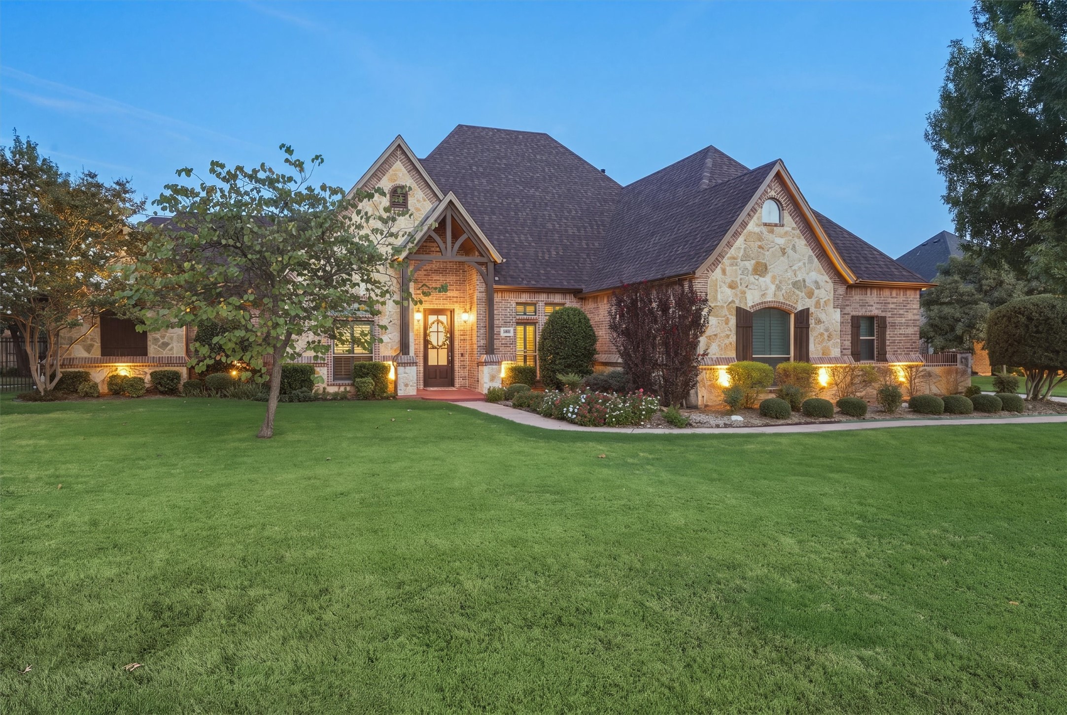 3832 Eagles Nest Trail
