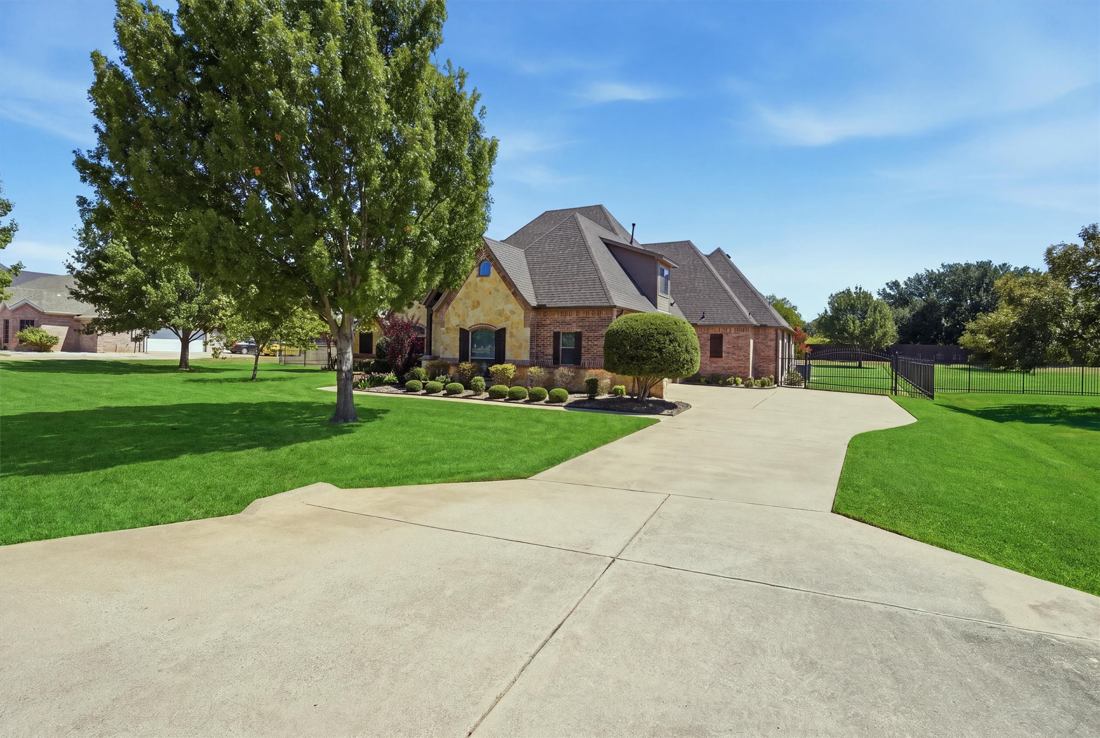 3832 Eagles Nest Trail