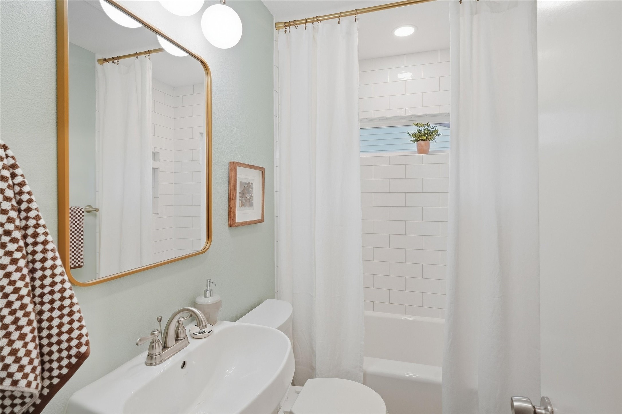 4709 Selkirk Drive