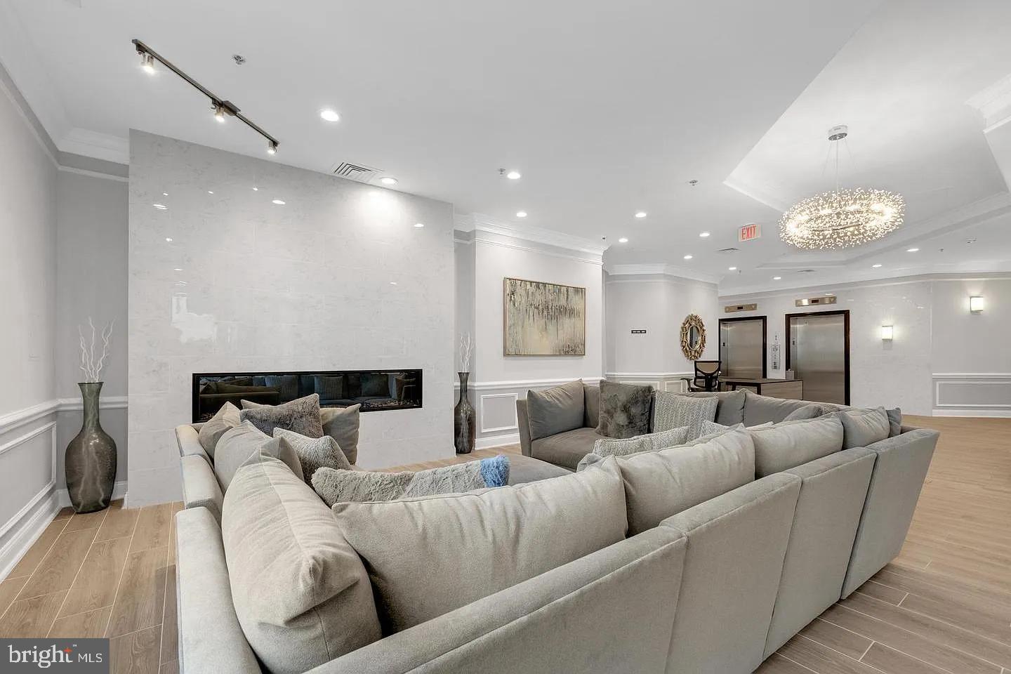 1024 N UTAH STREET 116
