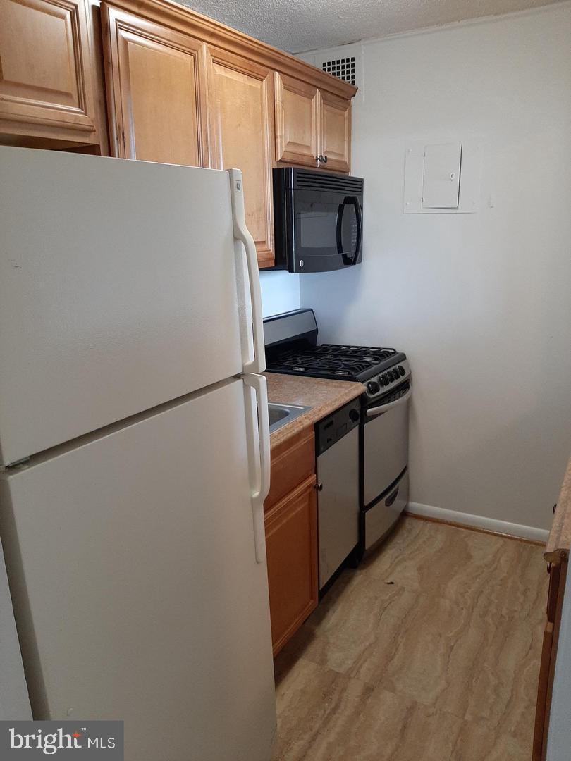 2500 N VAN DORN STREET 419
