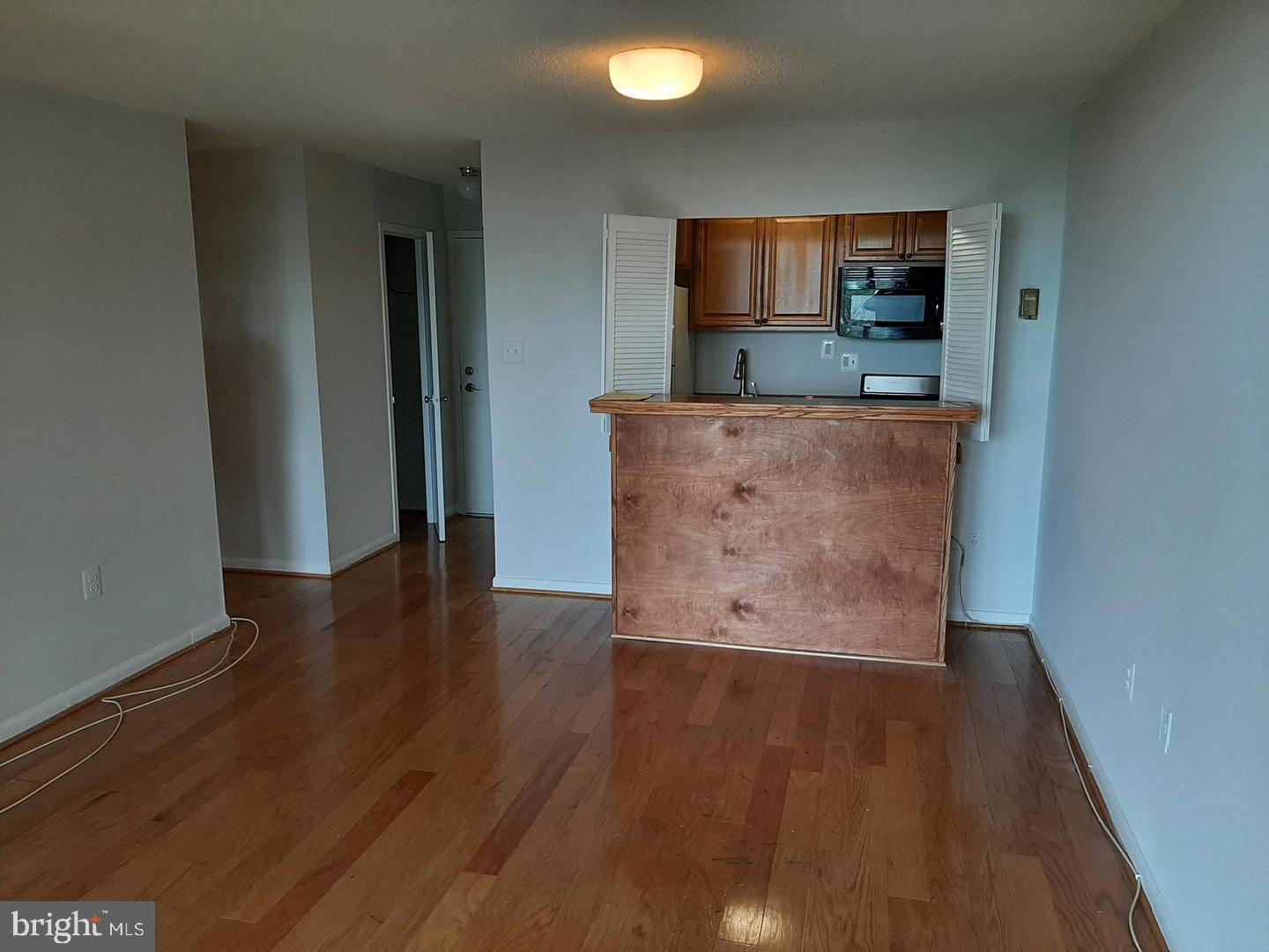 2500 N VAN DORN STREET 419