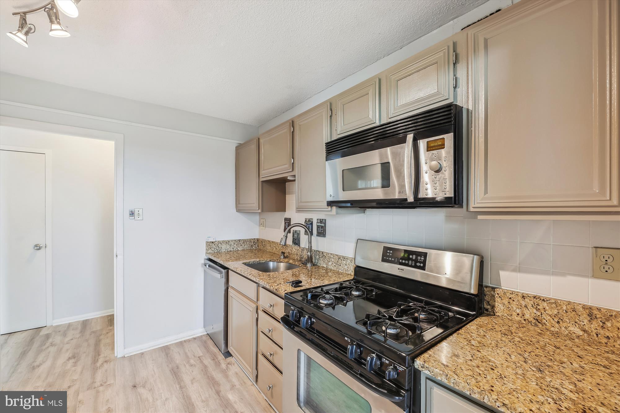 2500 N VAN DORN STREET 1101