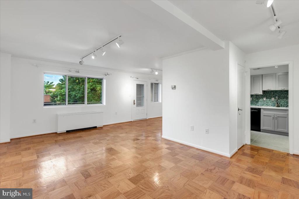 200 N MAPLE AVENUE 416