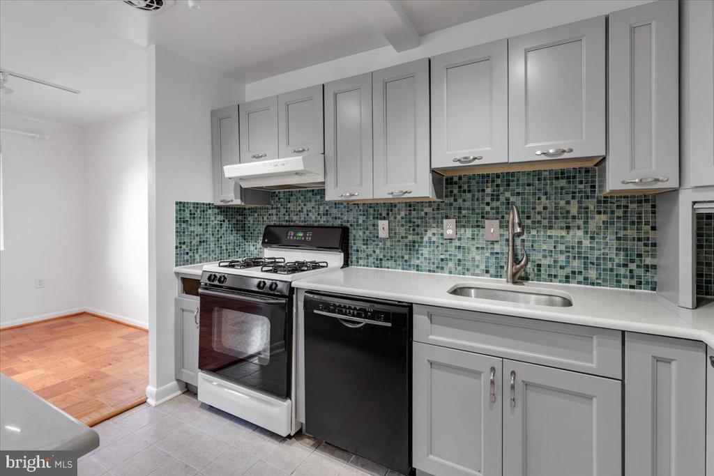 200 N MAPLE AVENUE 416