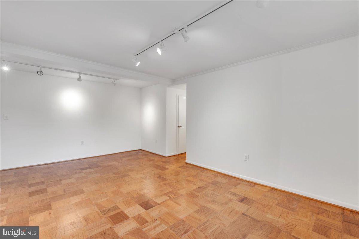 200 N MAPLE AVENUE 416