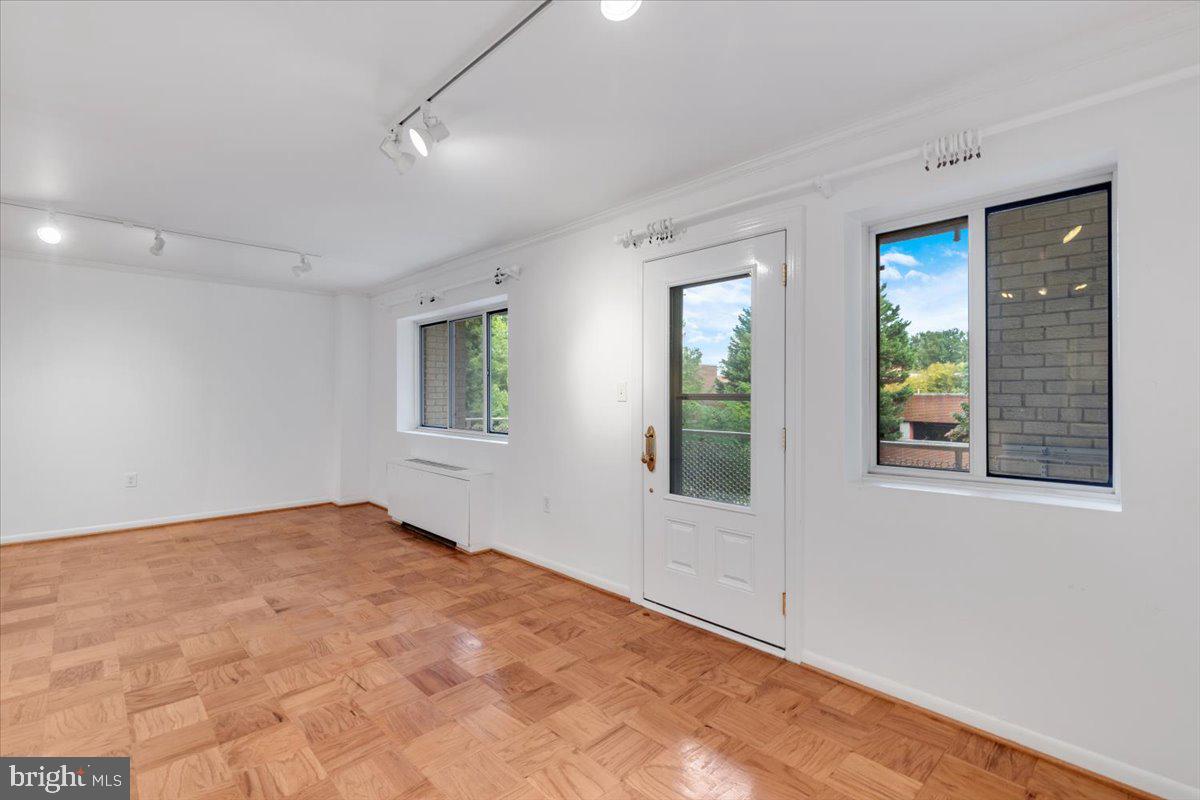 200 N MAPLE AVENUE 416