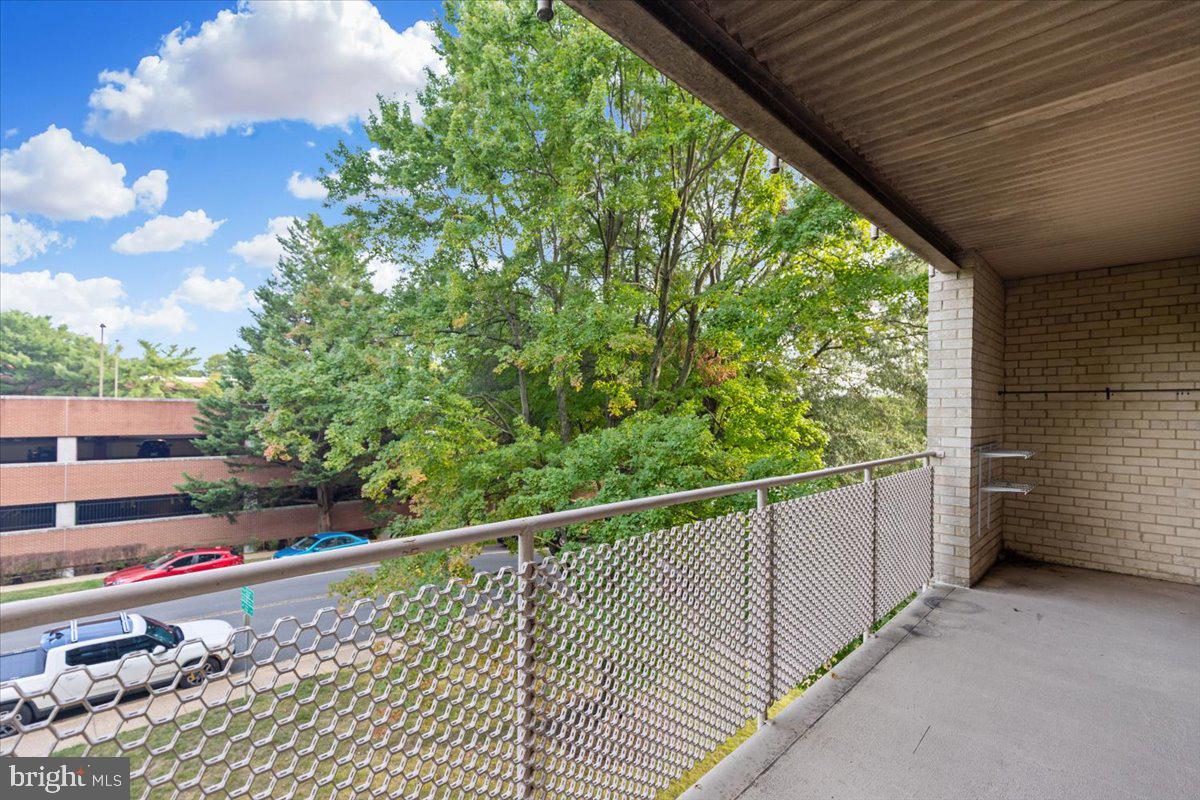 200 N MAPLE AVENUE 416