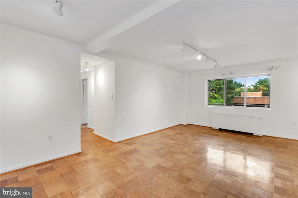 200 N MAPLE AVENUE 416