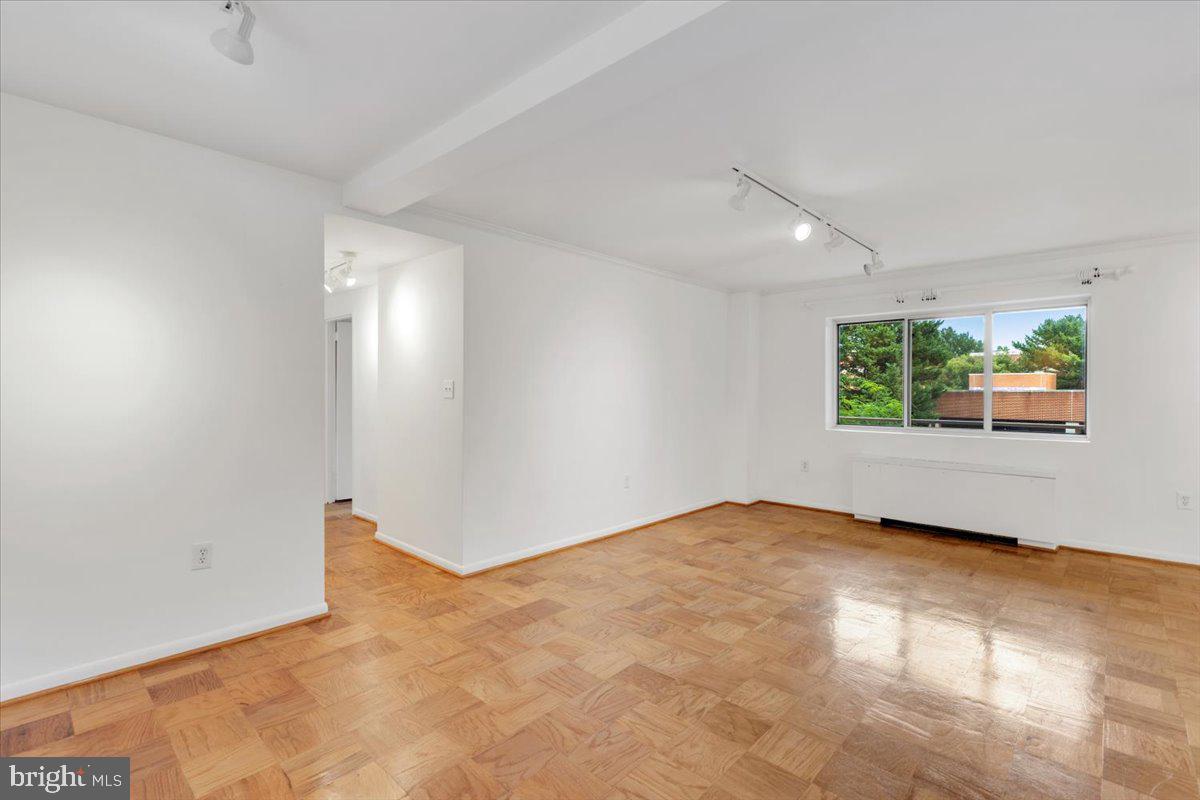 200 N MAPLE AVENUE 416