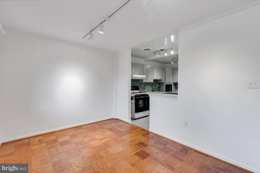 200 N MAPLE AVENUE 416
