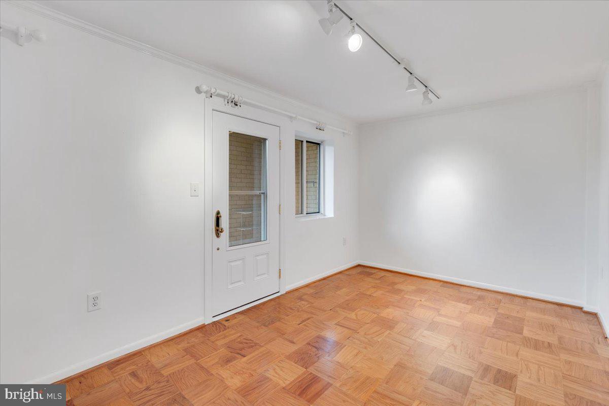 200 N MAPLE AVENUE 416