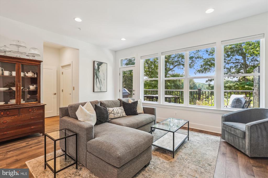 3538 SUTTON HEIGHTS CIRCLE